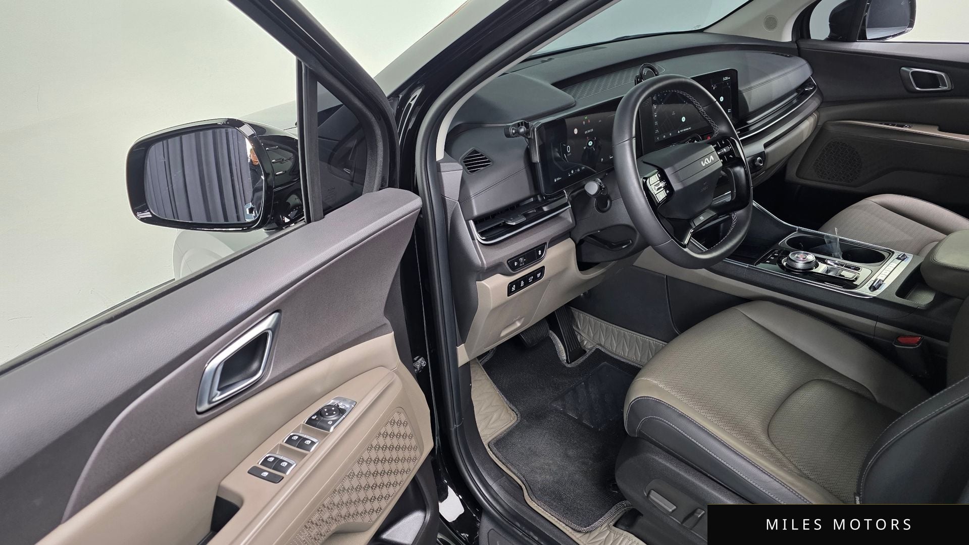 Kia Canival 2025 — миниатюра 12