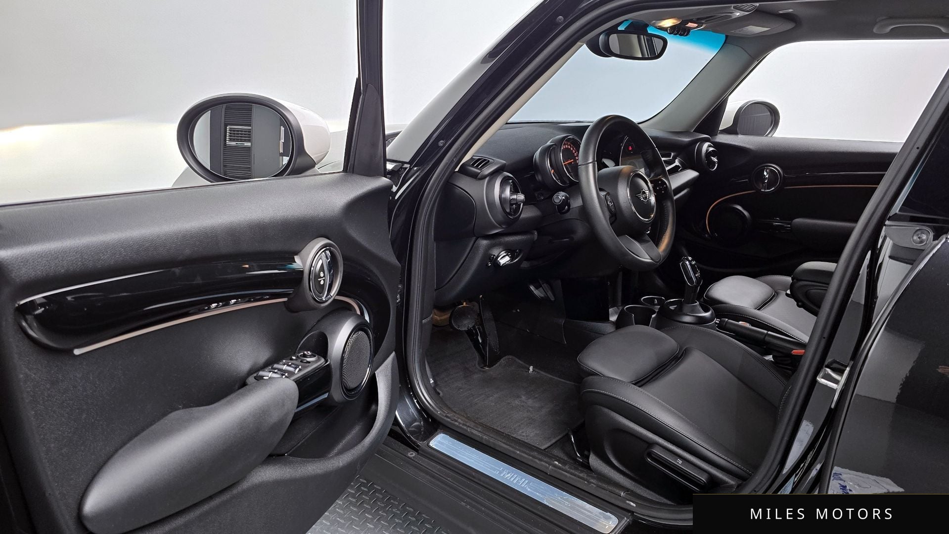 MINI Cooper 2023 — миниатюра 11