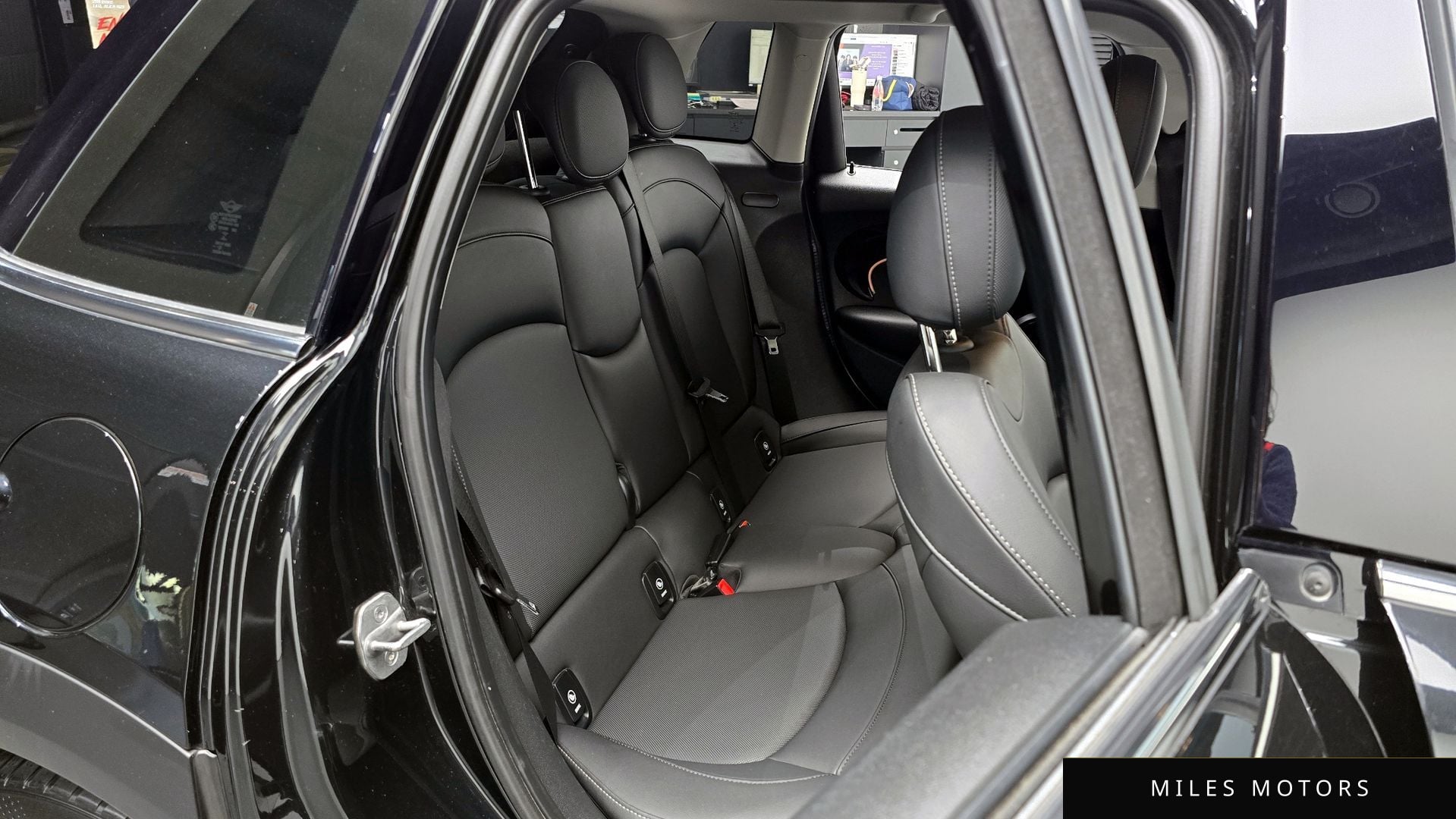 MINI Cooper 2023 — миниатюра 12