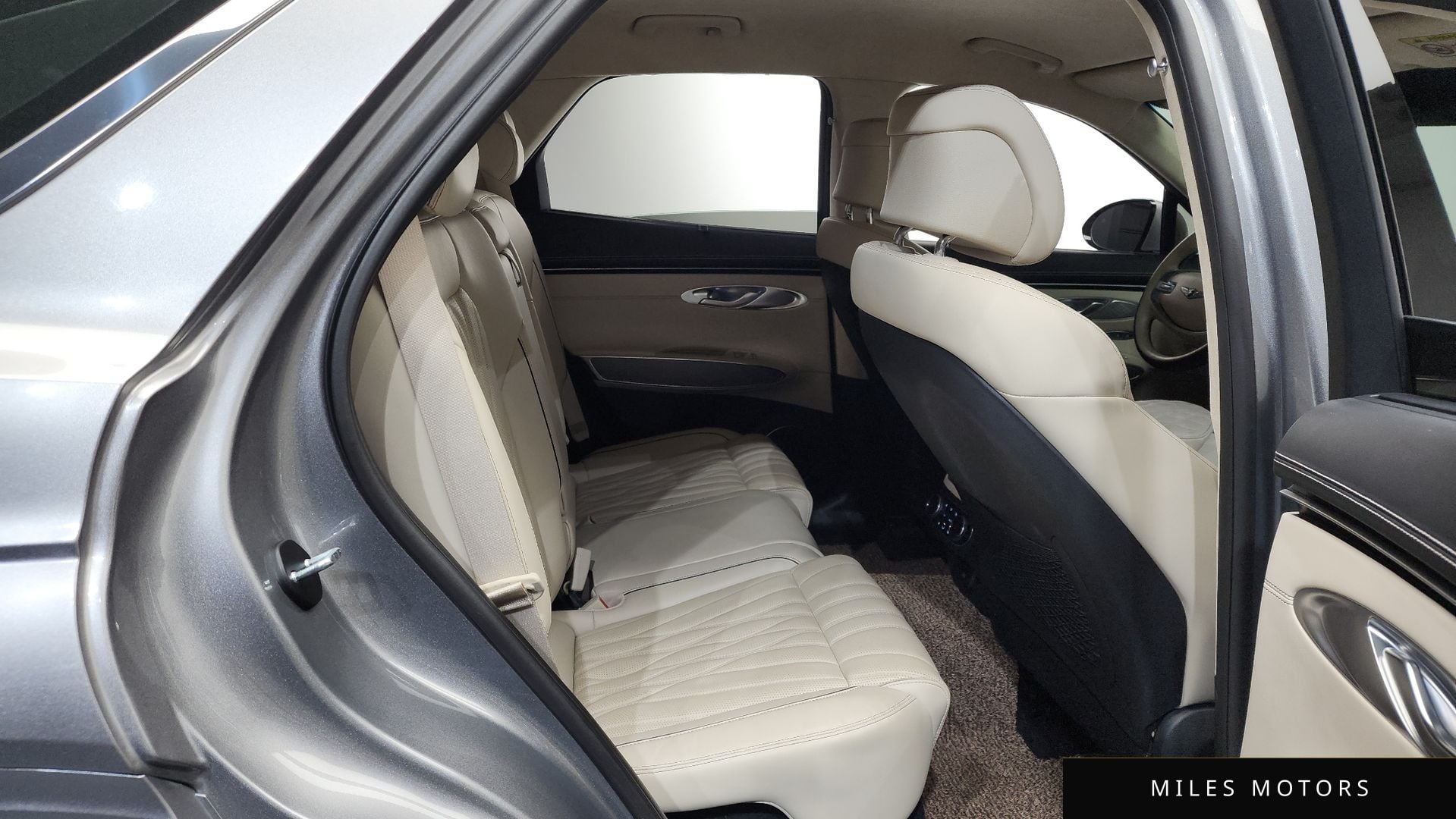 Genesis GV70 2022 — миниатюра 12