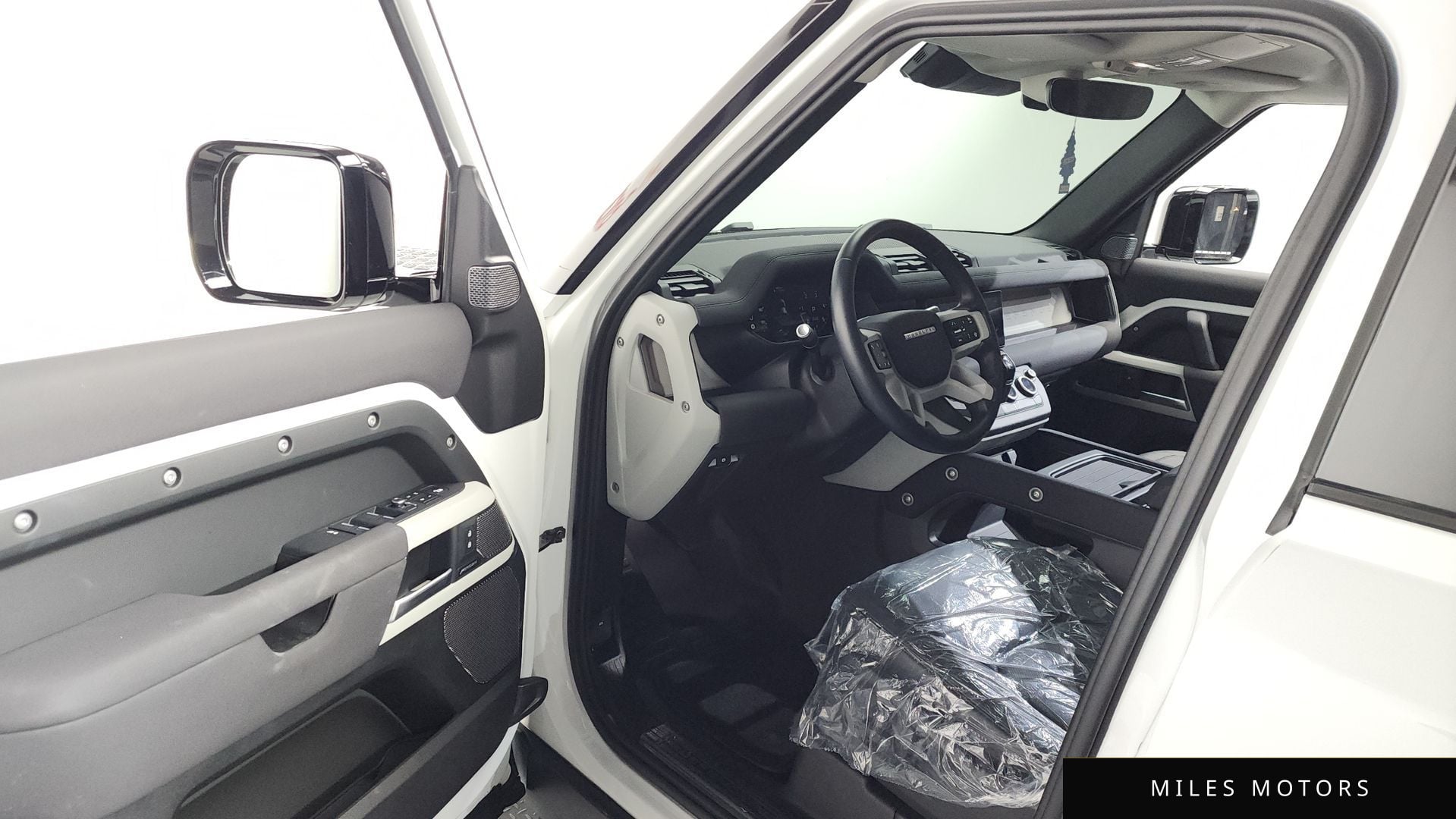 Land Rover Defender 2022 — миниатюра 10