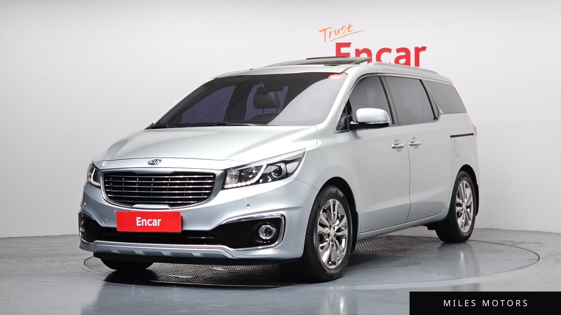 Kia Canival 2016 — фото 1 из 12