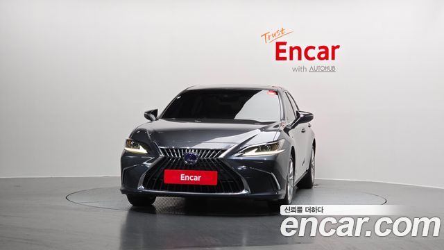 Лексус ES300h 2022 — миниатюра 3
