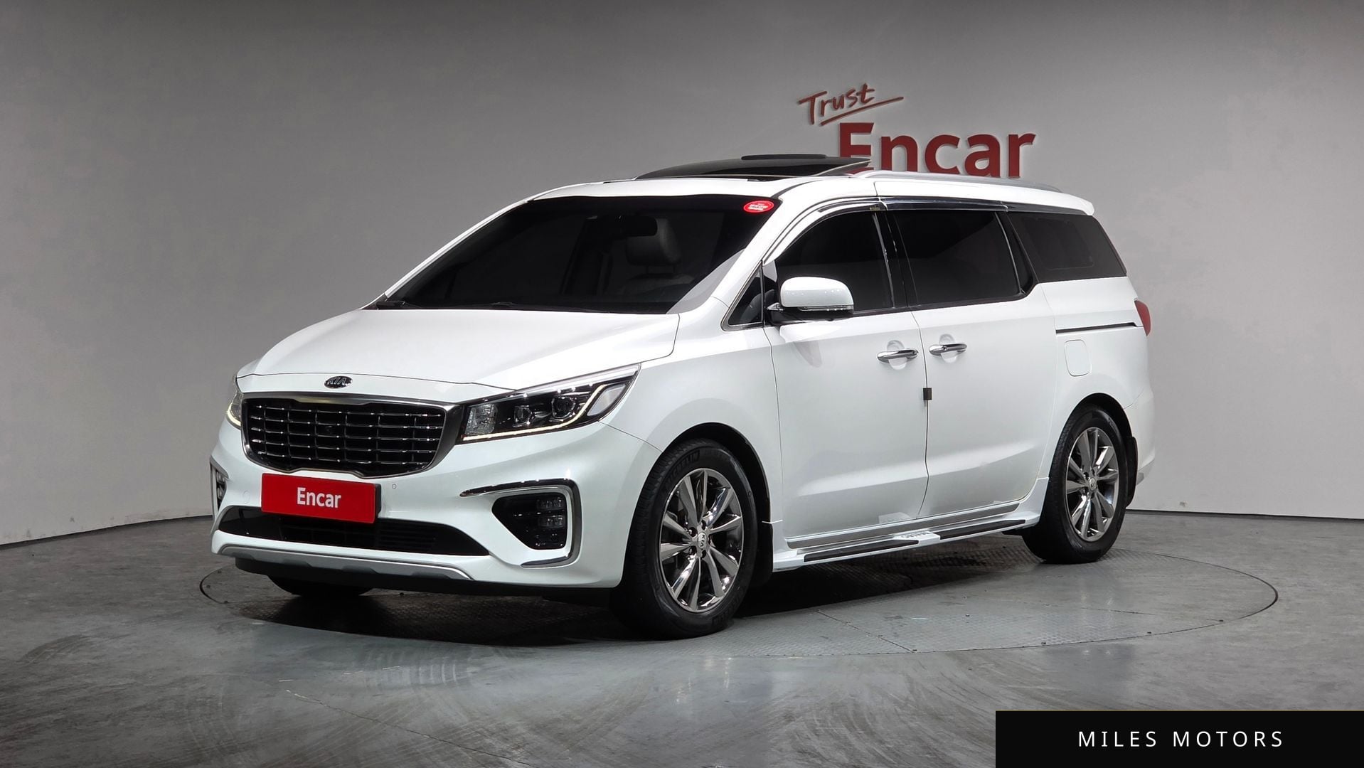 Kia Canival 2019 — фото 1 из 12