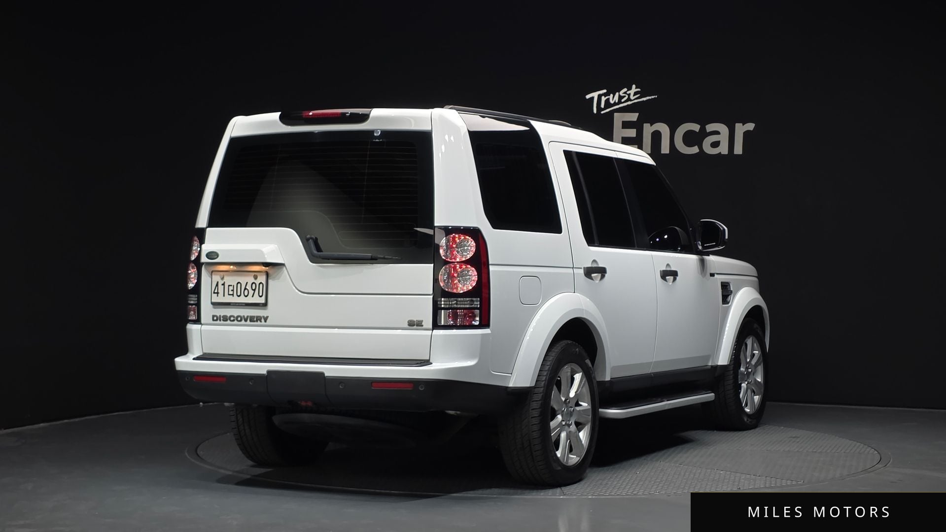 Land Rover Discovery 2016 — миниатюра 2