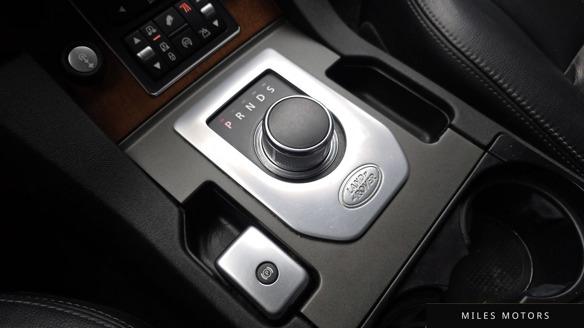 Land Rover Discovery 2016 — миниатюра 9