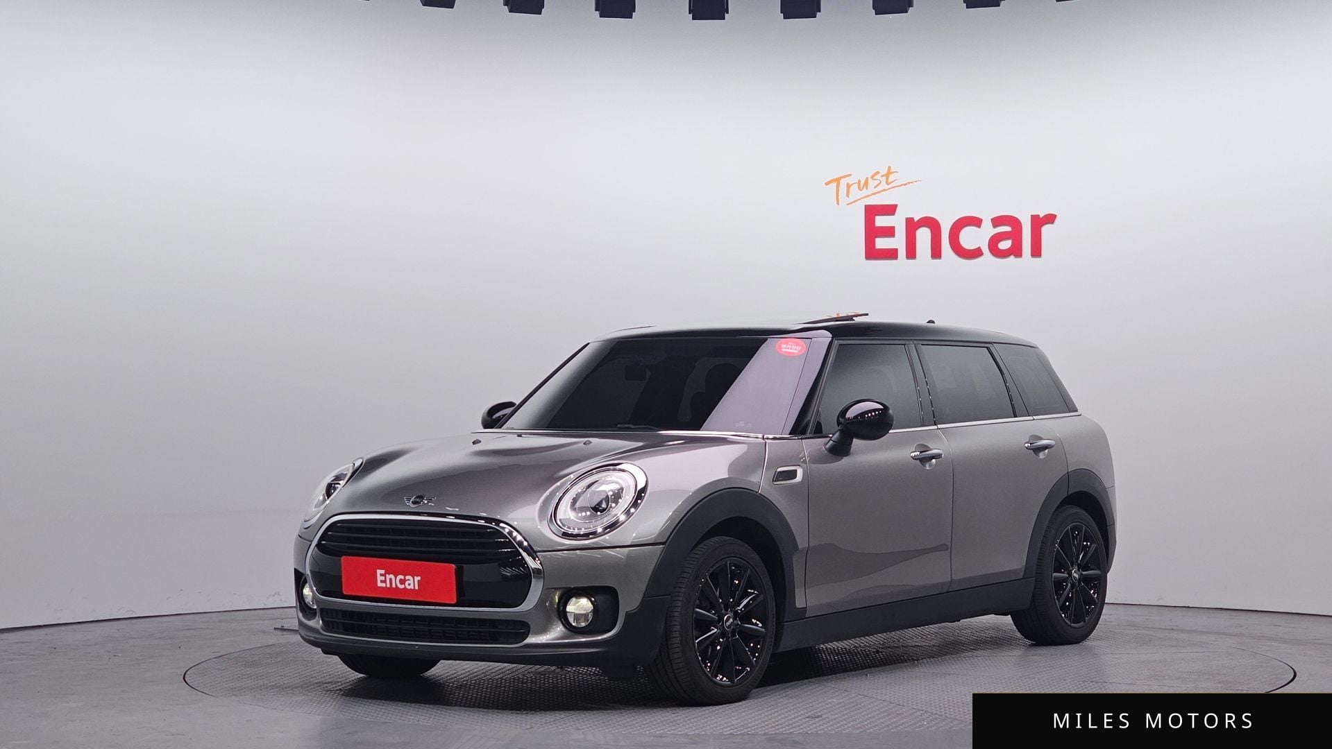 MINI Clubman 2018 — фото 1 из 12