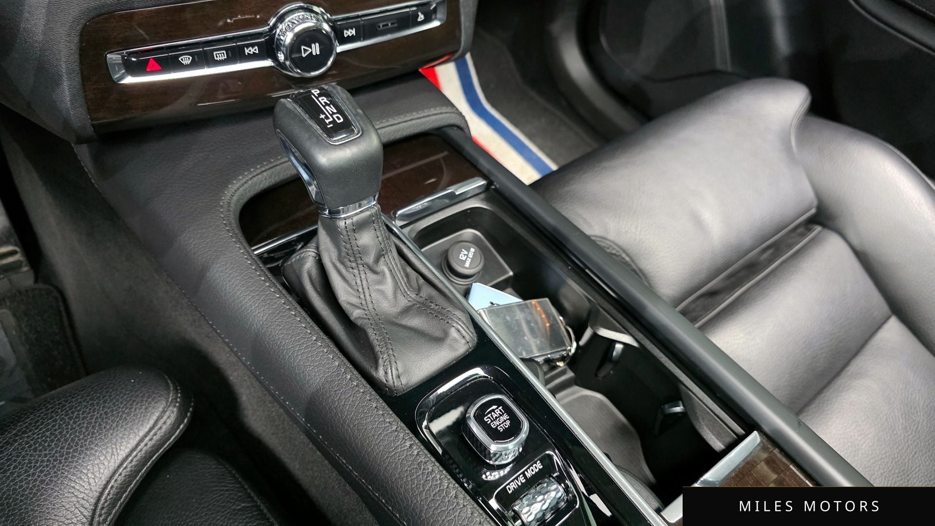 Volvo XC90 2019 — миниатюра 9