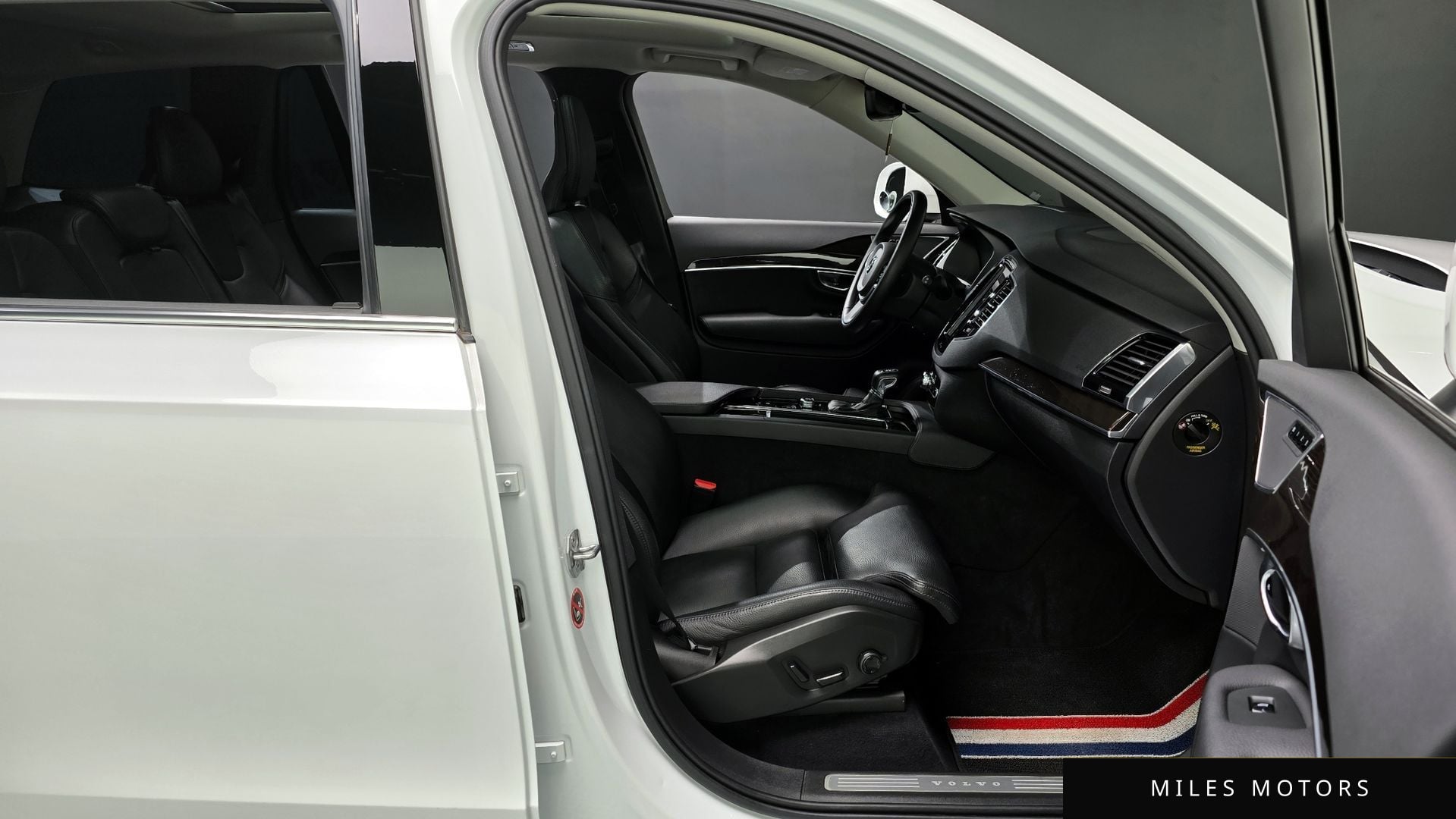 Volvo XC90 2019 — миниатюра 10
