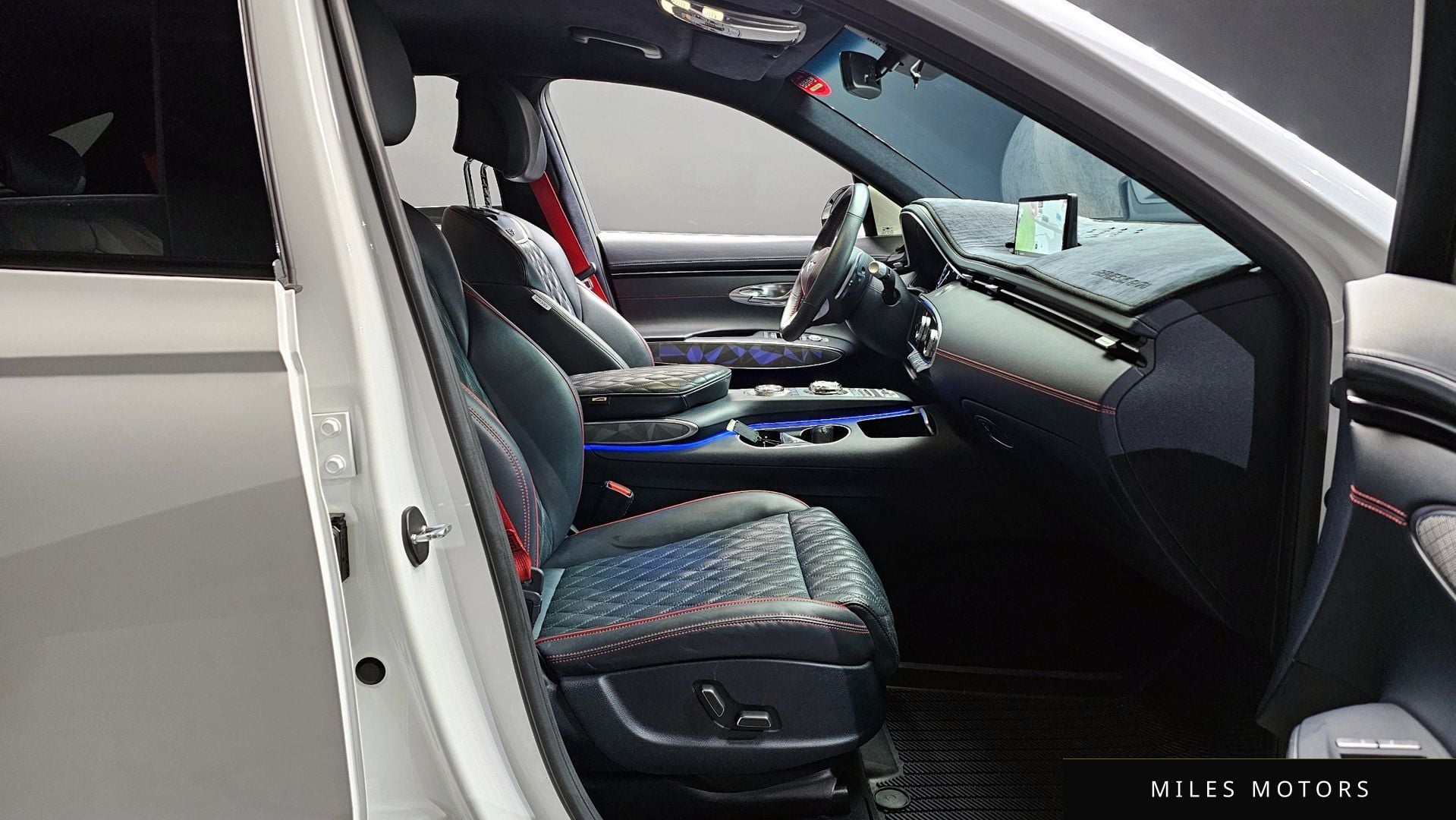 Genesis GV70 2022 — миниатюра 11