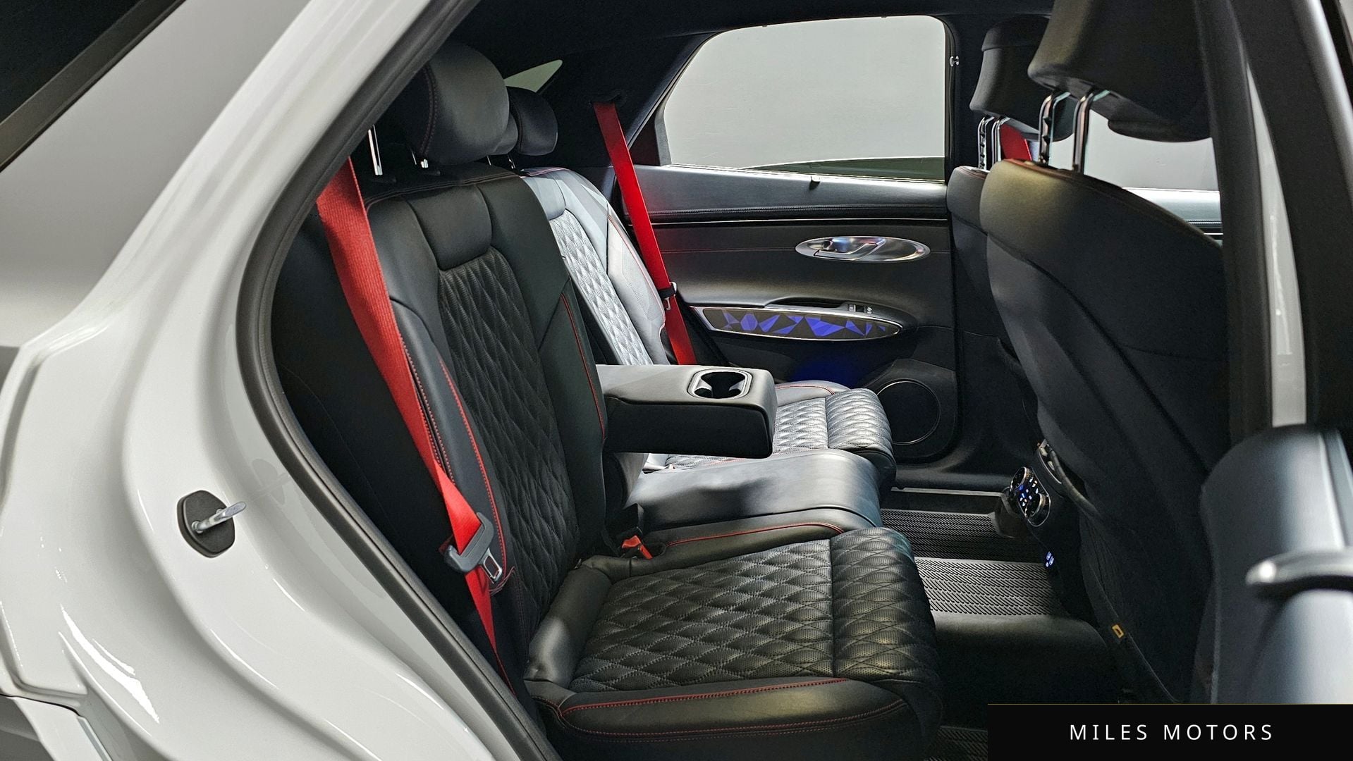 Genesis GV70 2022 — миниатюра 12