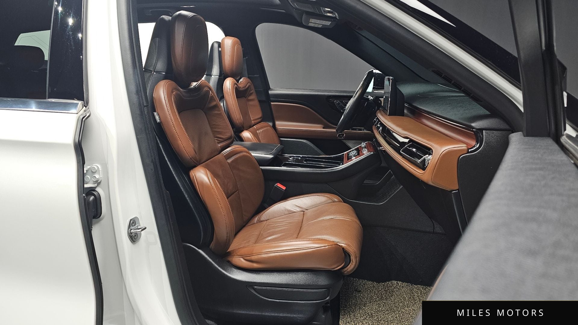 Lincoln Aviator 2021 — миниатюра 10