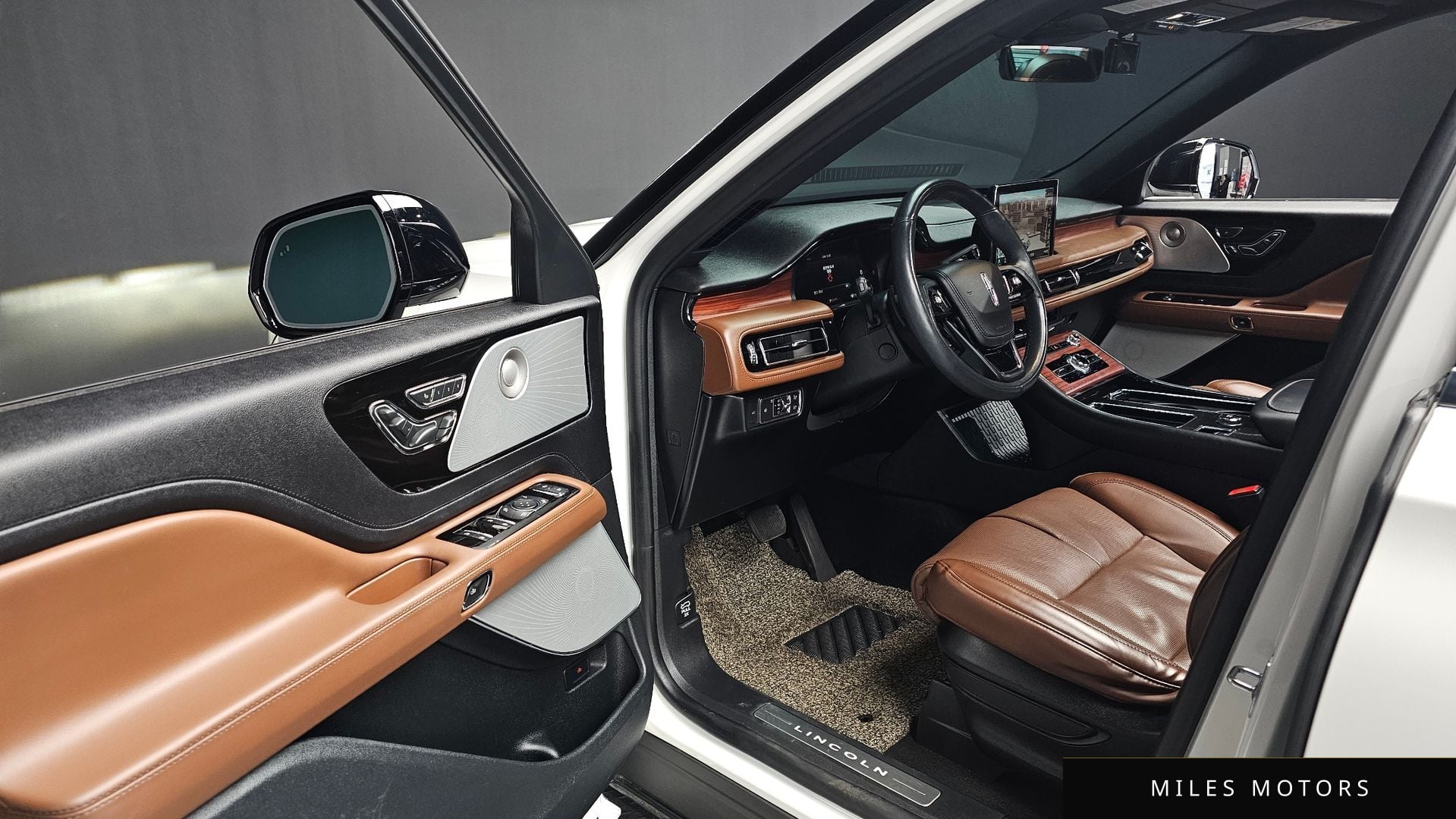 Lincoln Aviator 2021 — миниатюра 11