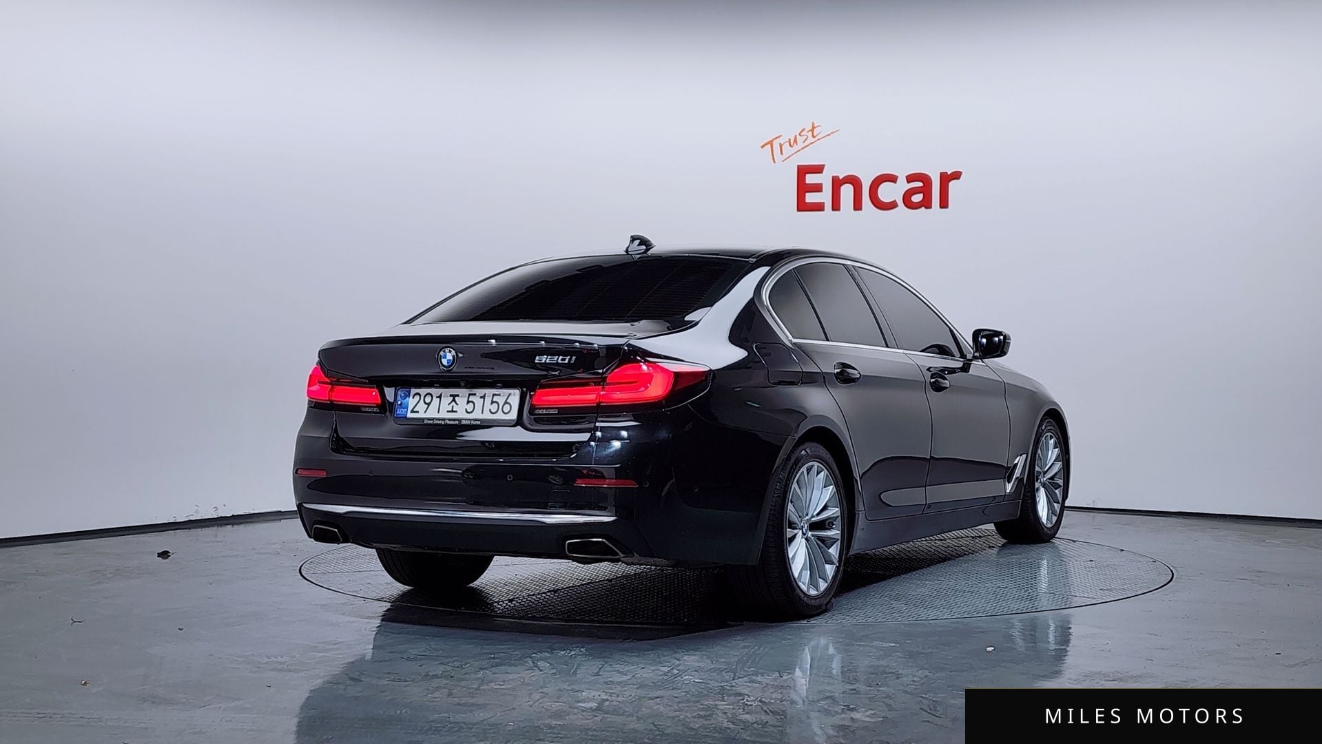 BMW 5 Series (G30) 2022 — миниатюра 2