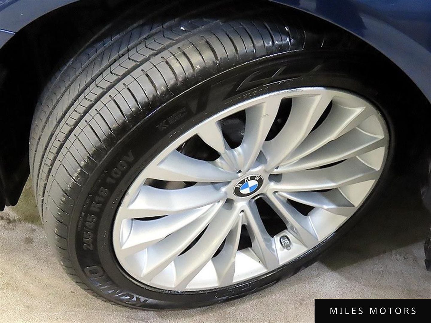 BMW 5 Series (G30) 2018 — миниатюра 5