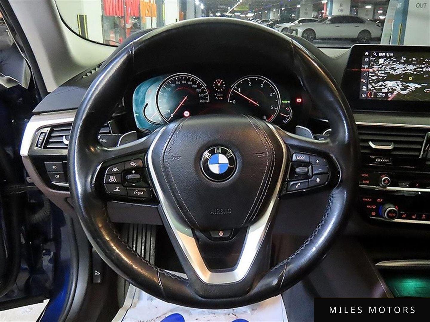 BMW 5 Series (G30) 2018 — миниатюра 12