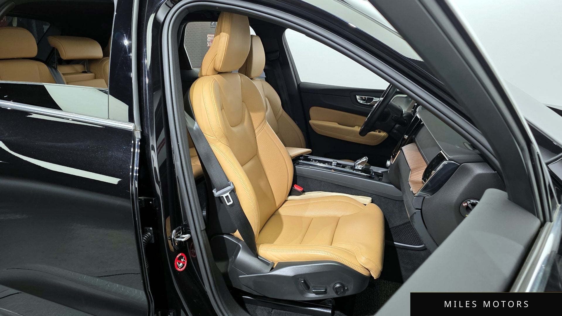 Volvo XC60 2021 — миниатюра 12
