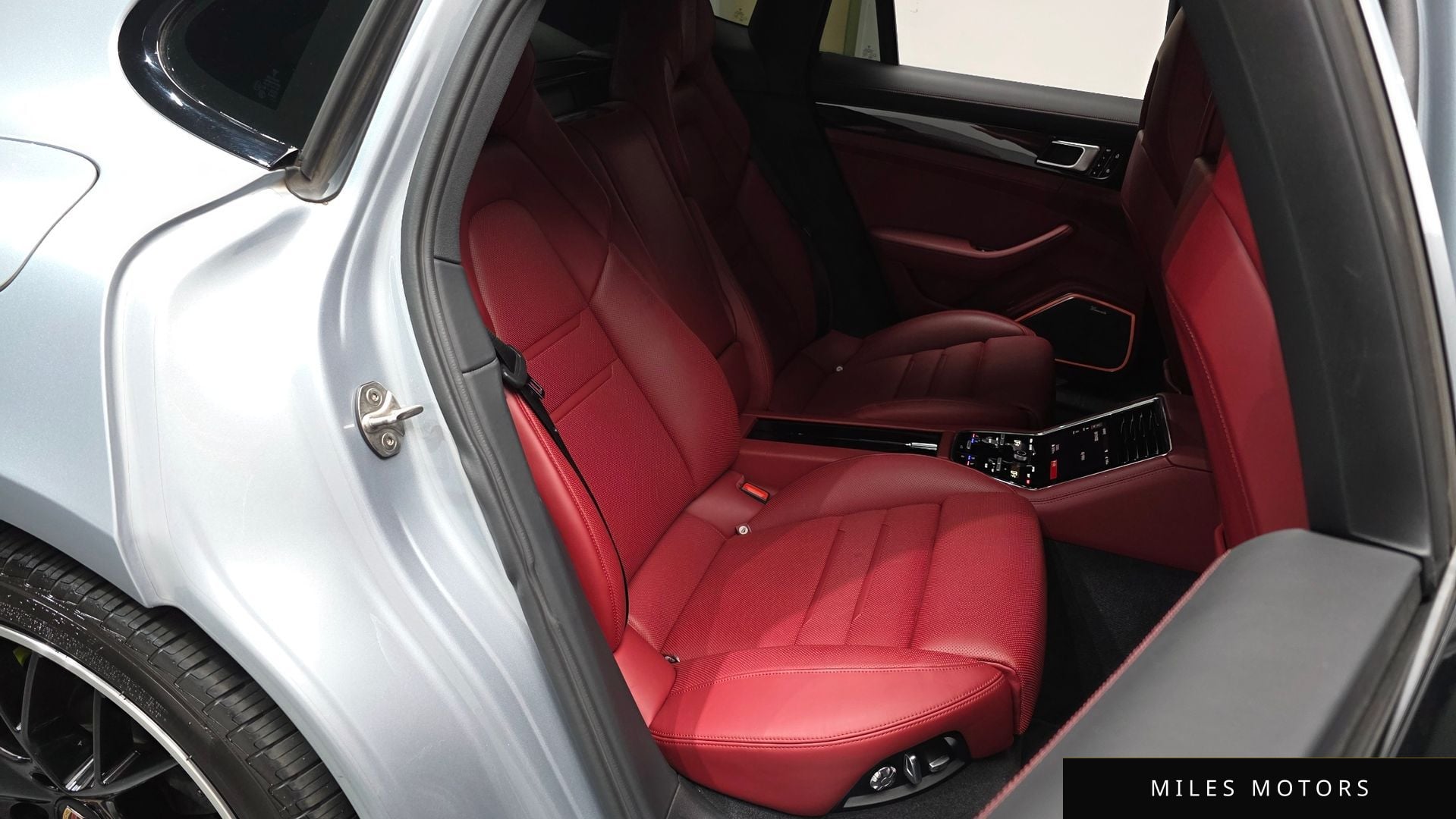 Porsche Panamera 2021 — миниатюра 11