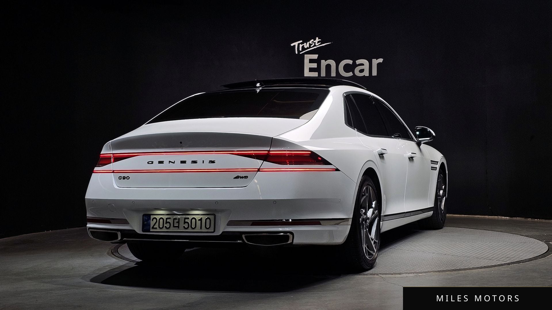 Genesis G90 (RS4) 2022 — миниатюра 2
