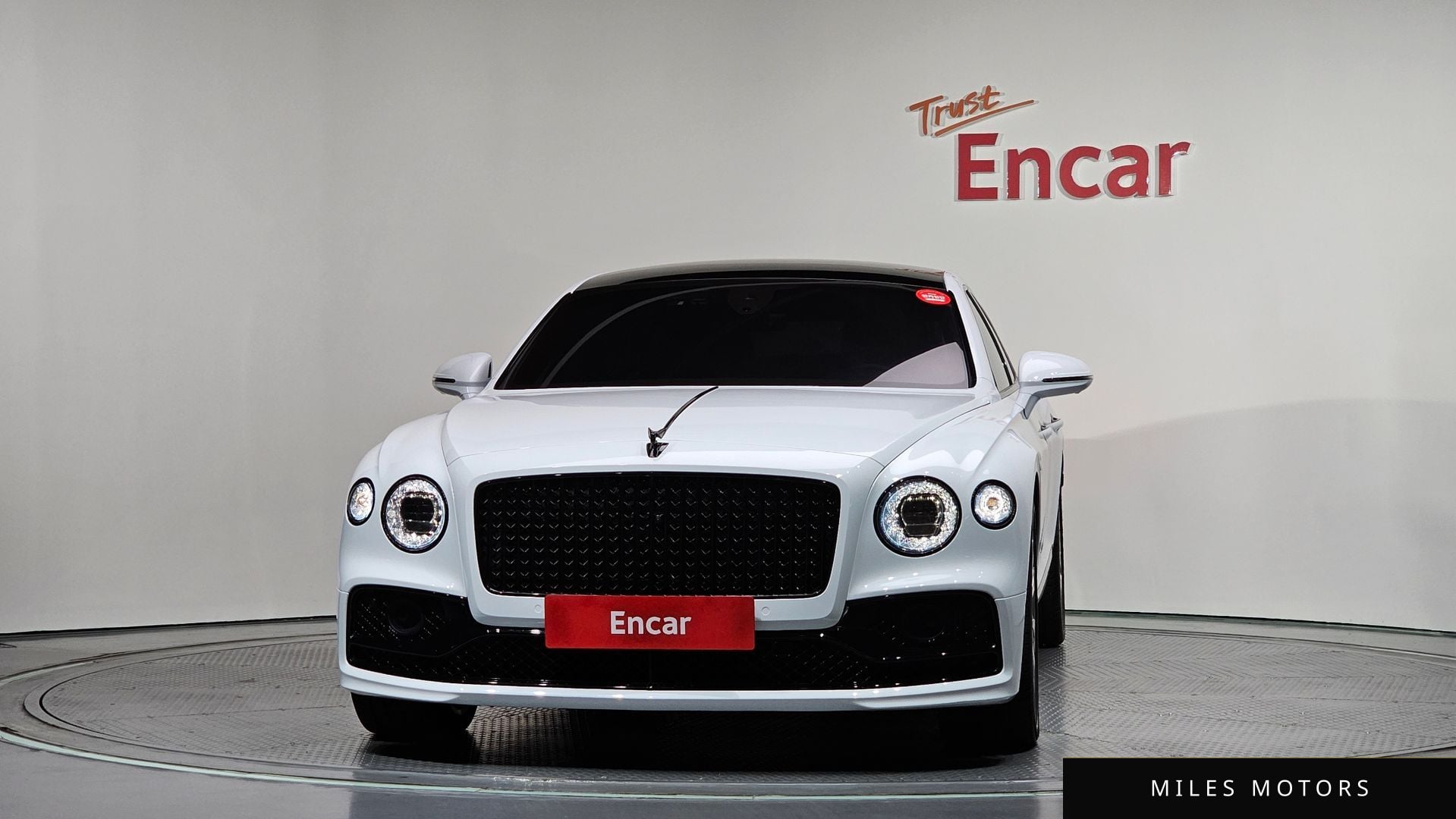 Bentley Flying Spur 2022 — миниатюра 3