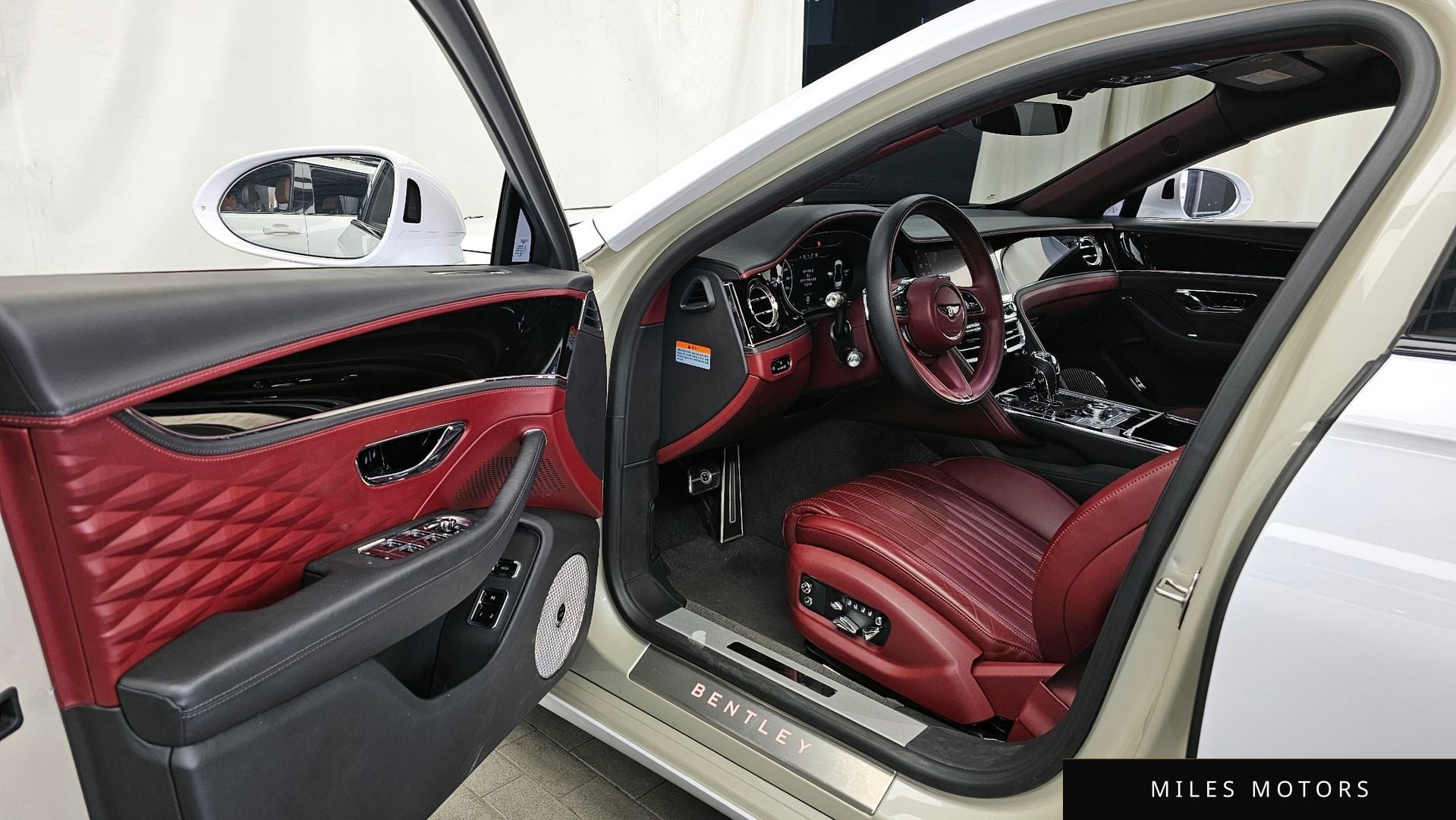 Bentley Flying Spur 2022 — миниатюра 10