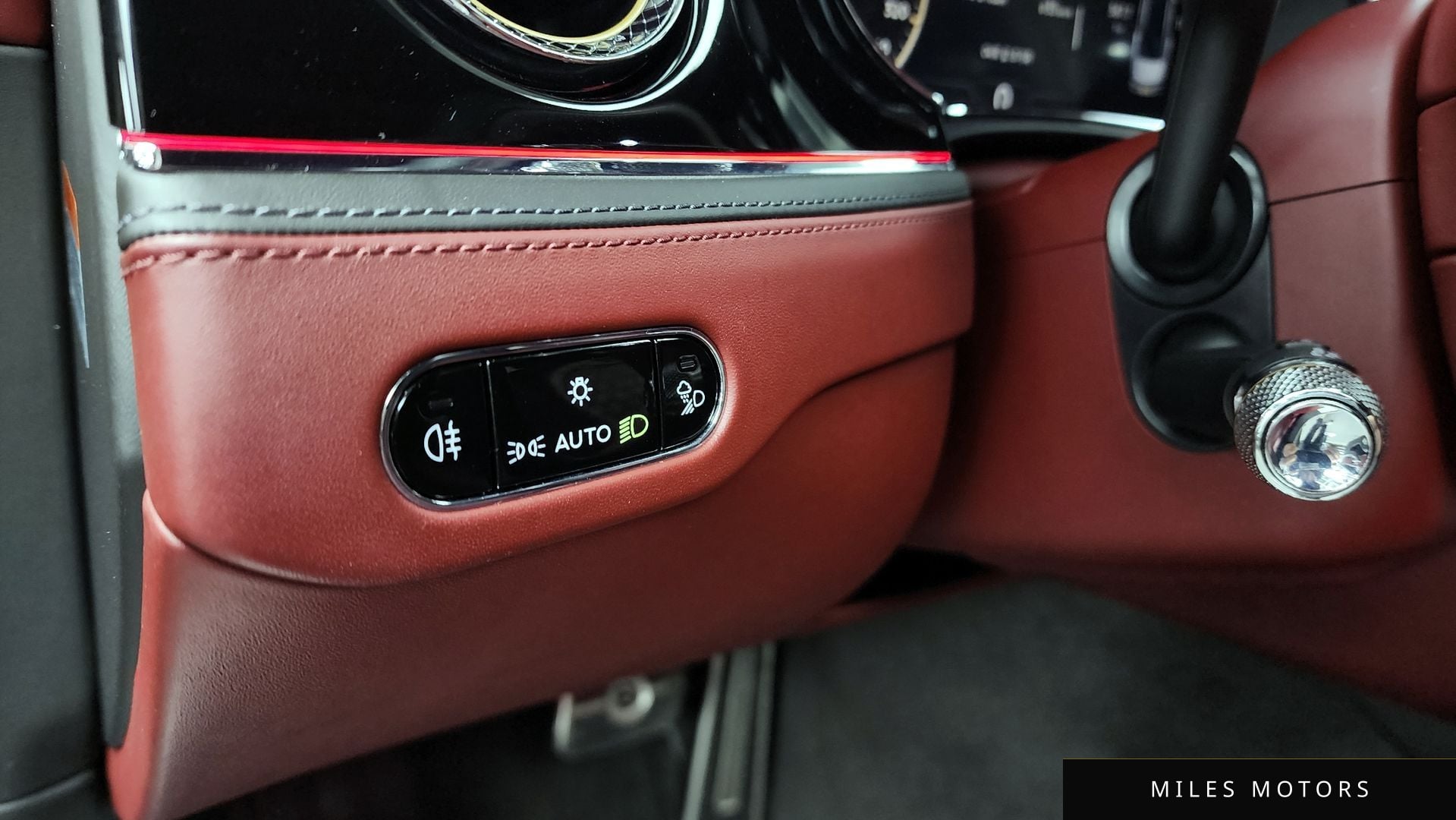 Bentley Flying Spur 2022 — миниатюра 16