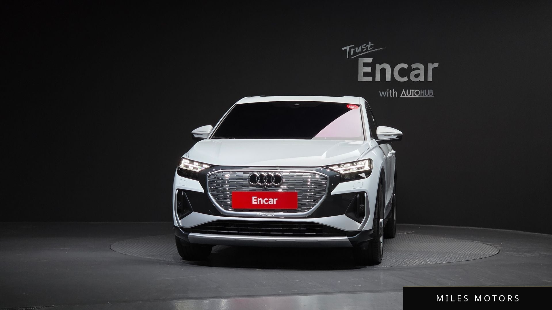 Audi Q4 e-tron 2025 — миниатюра 3