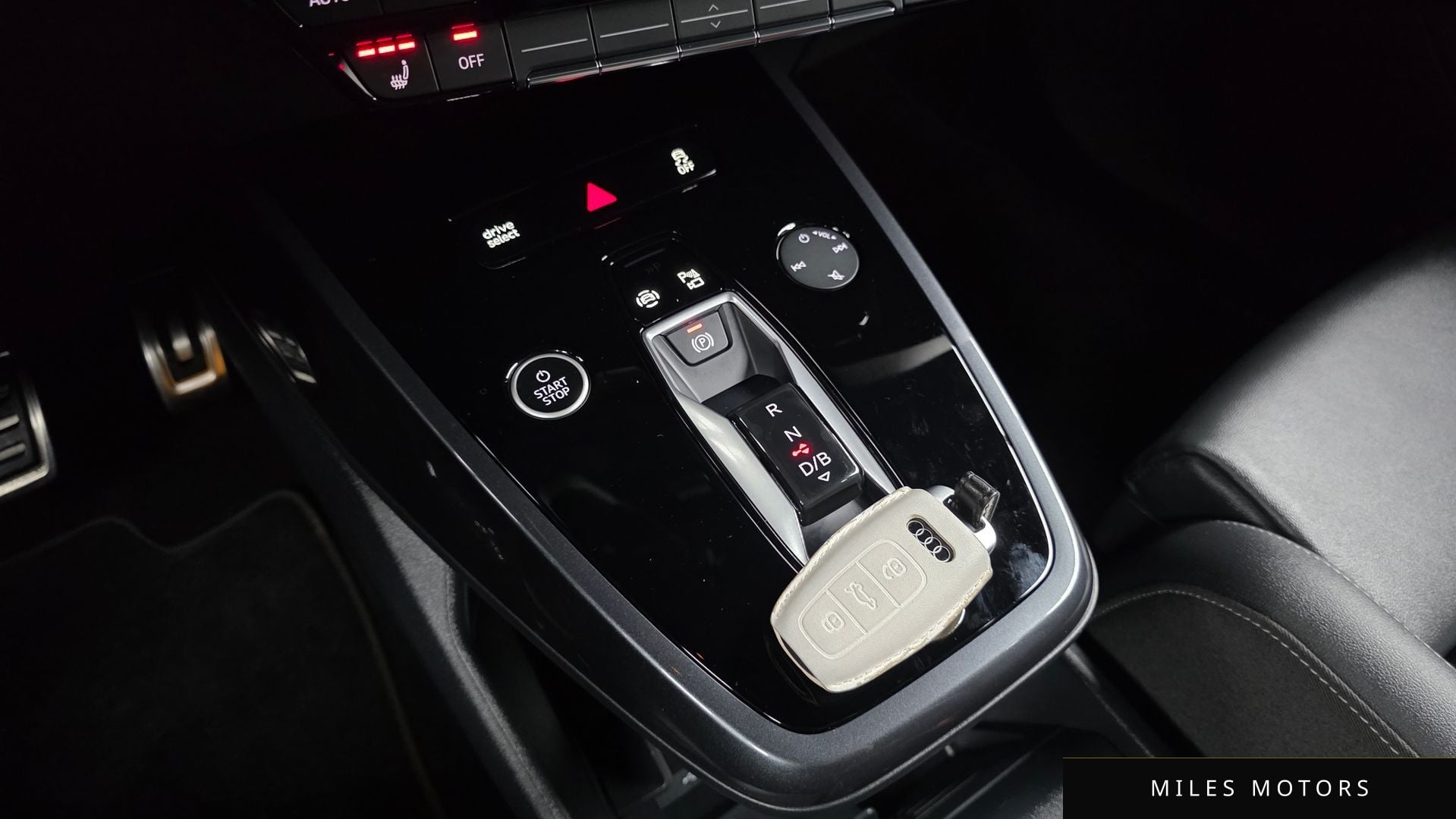 Audi Q4 e-tron 2025 — миниатюра 9