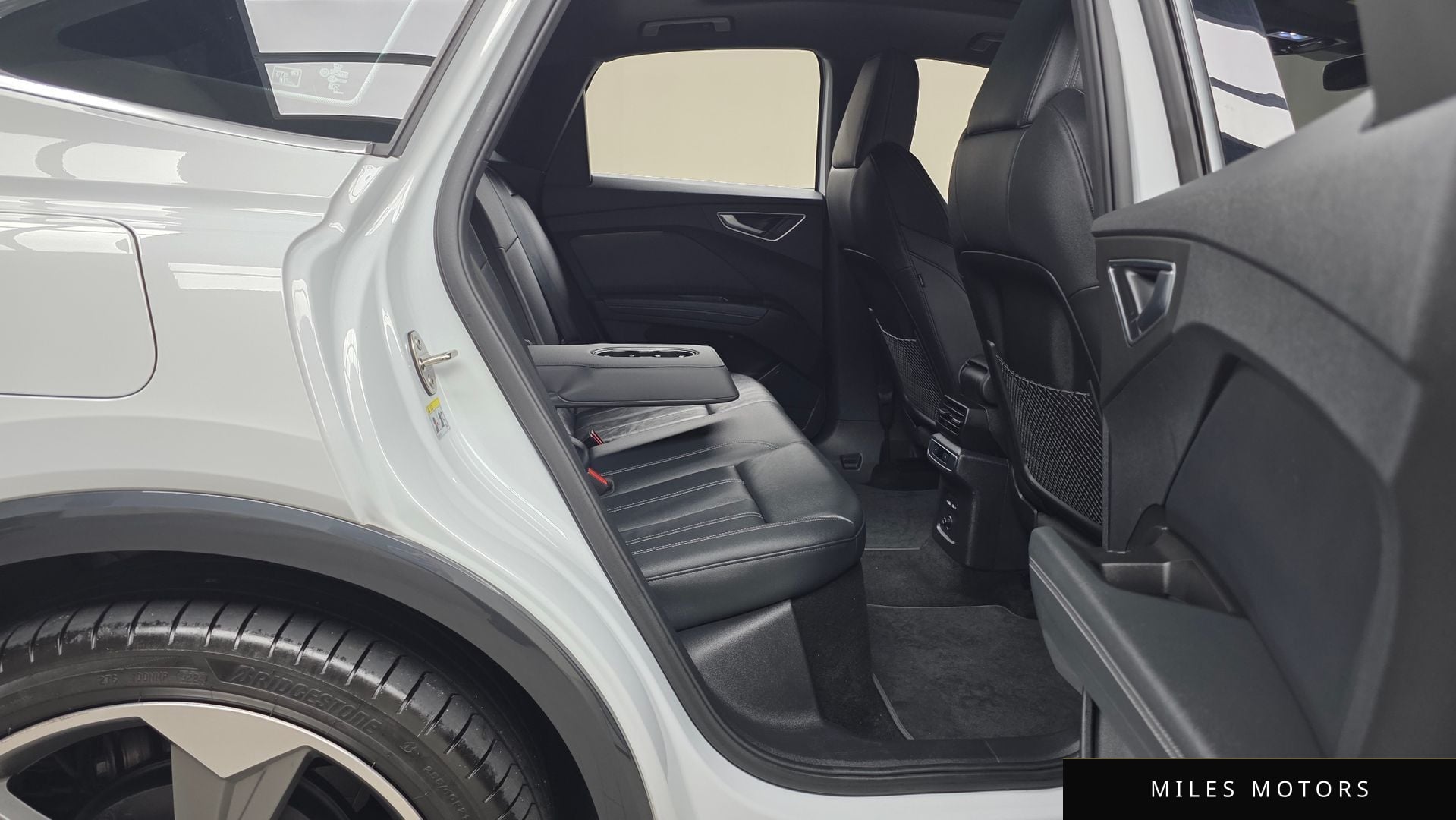 Audi Q4 e-tron 2025 — миниатюра 12