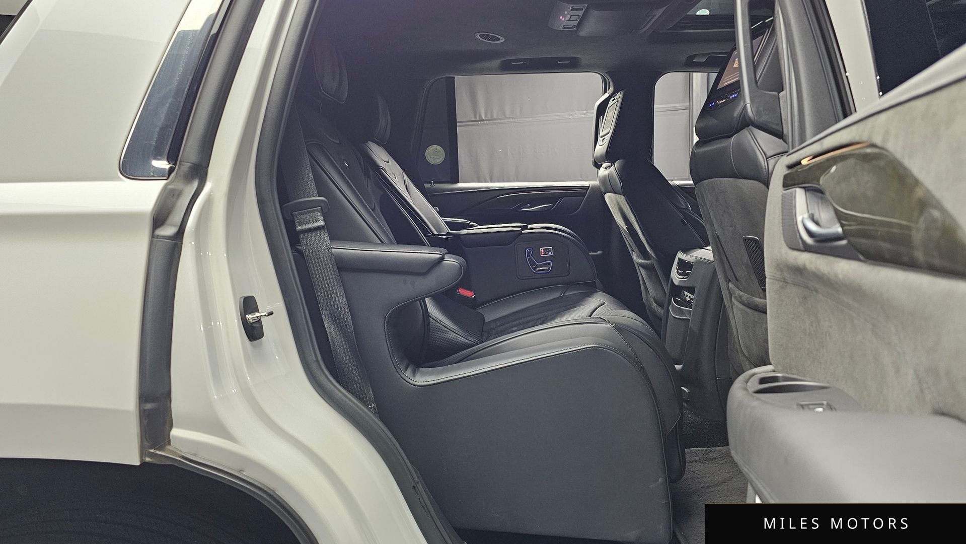 Cadillac Escalade 2019 — миниатюра 12