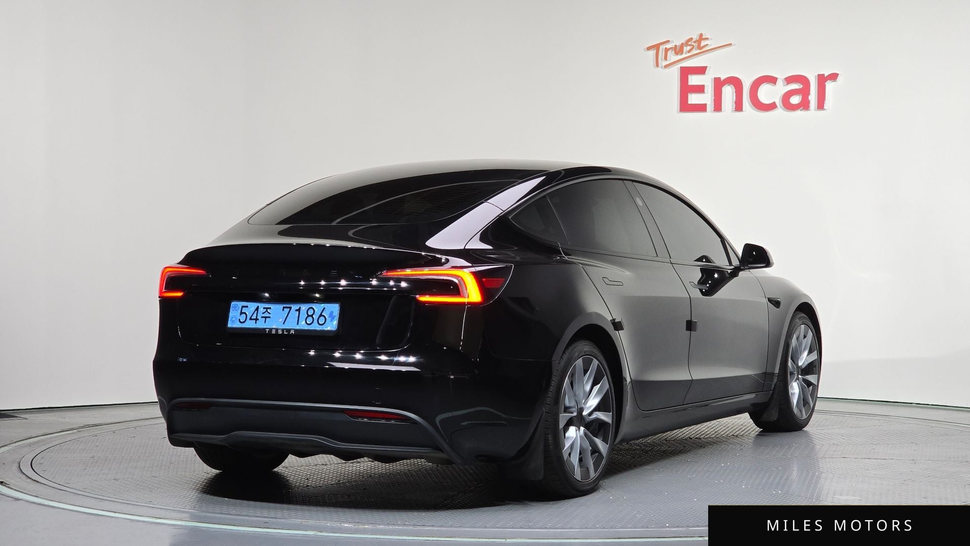 Tesla Model 3 2025 — миниатюра 2