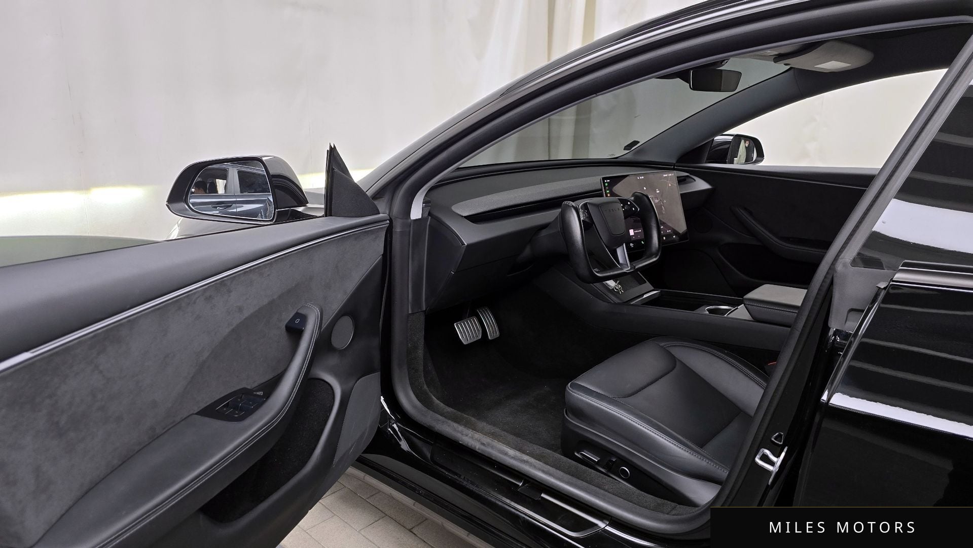 Tesla Model 3 2025 — миниатюра 10