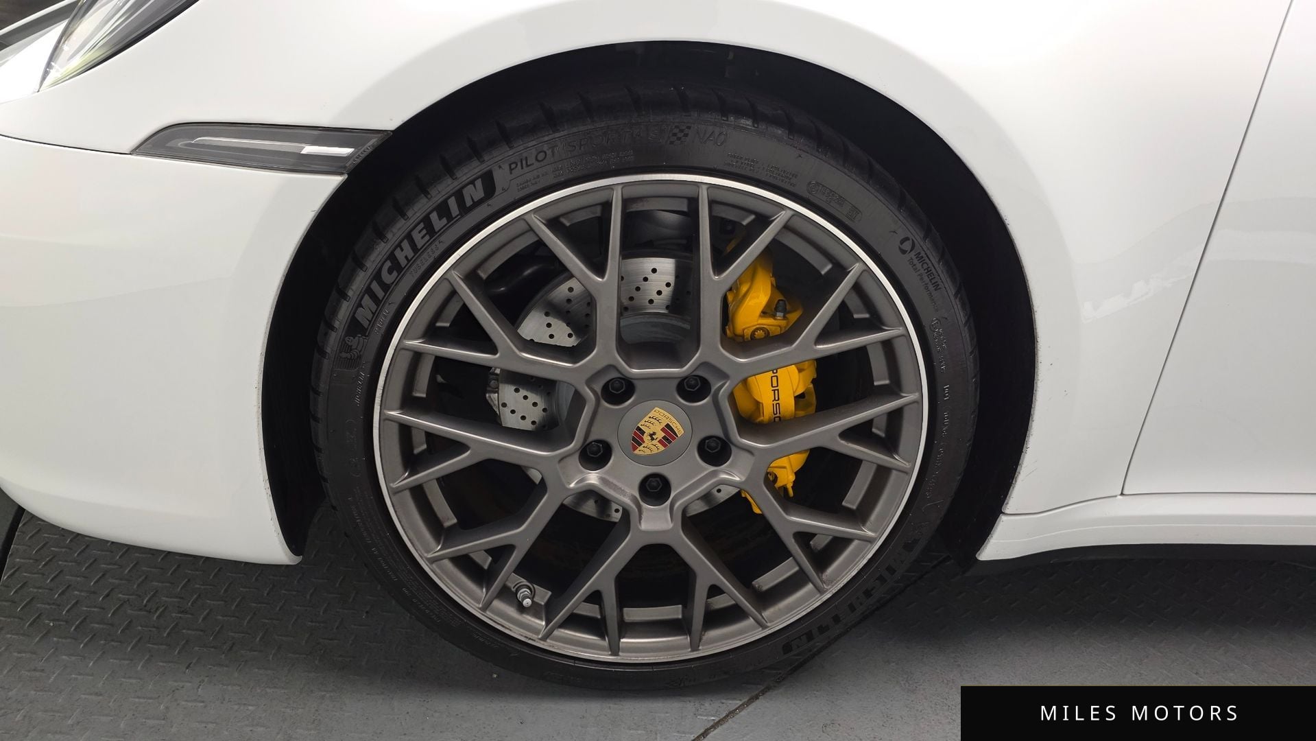 Porsche 911 (992) 2024 — миниатюра 4