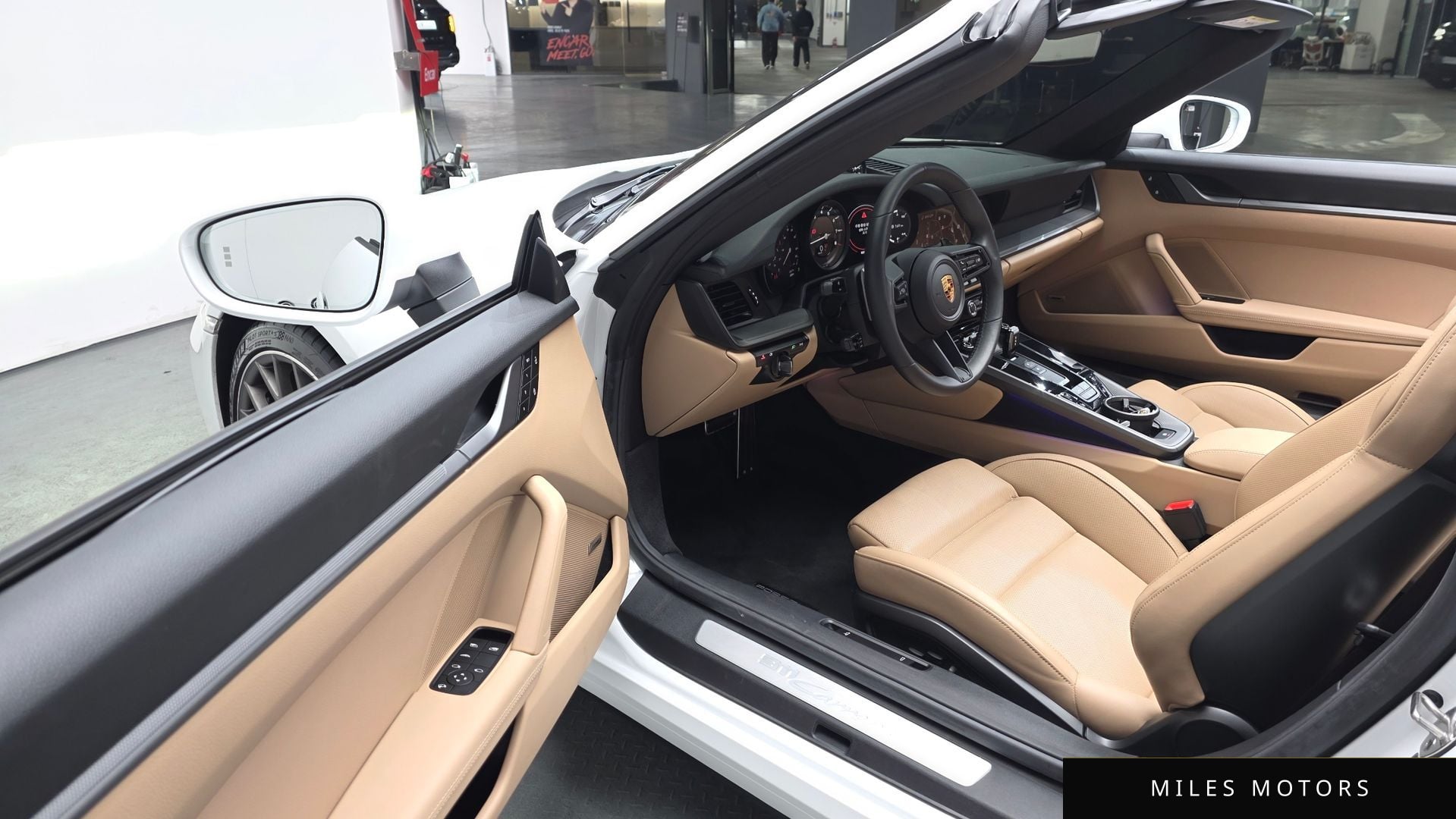 Porsche 911 (992) 2024 — миниатюра 12