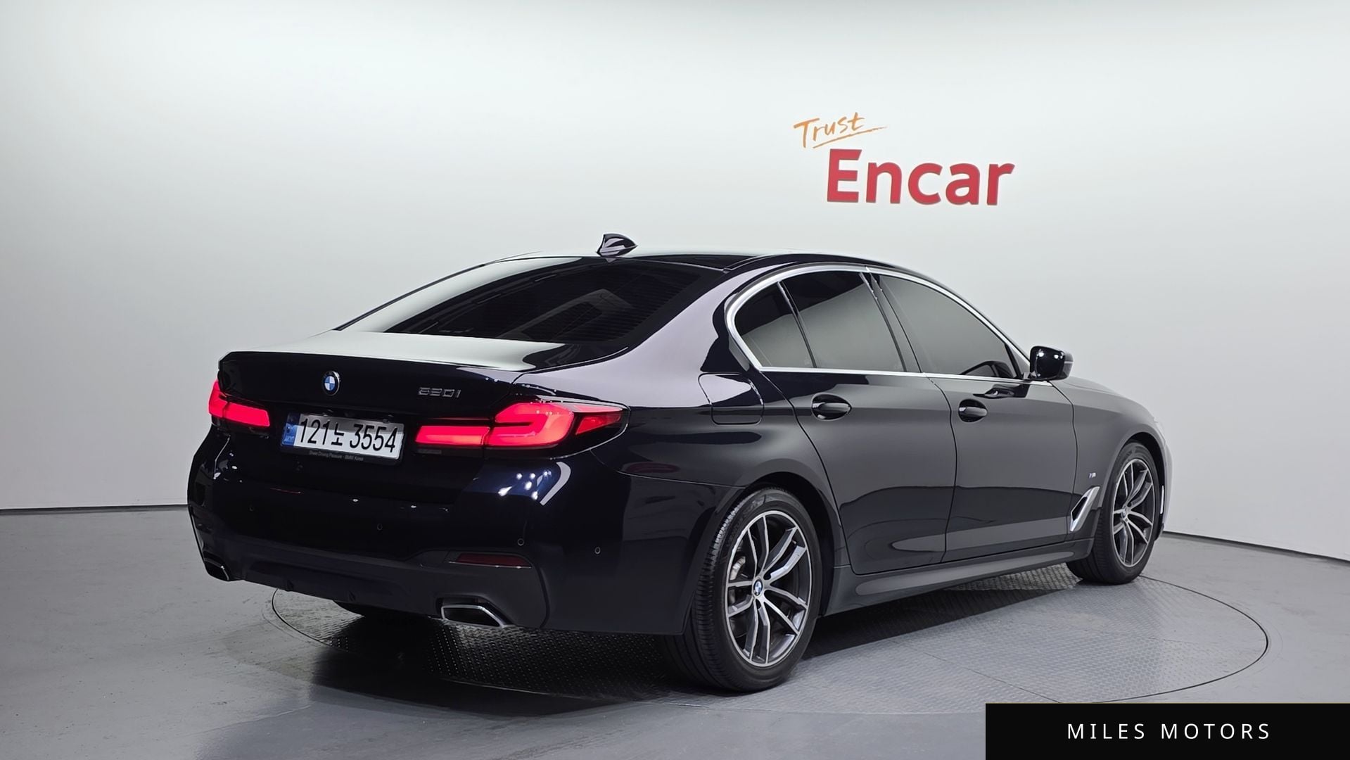BMW 5 Series (G30) 2022 — миниатюра 2