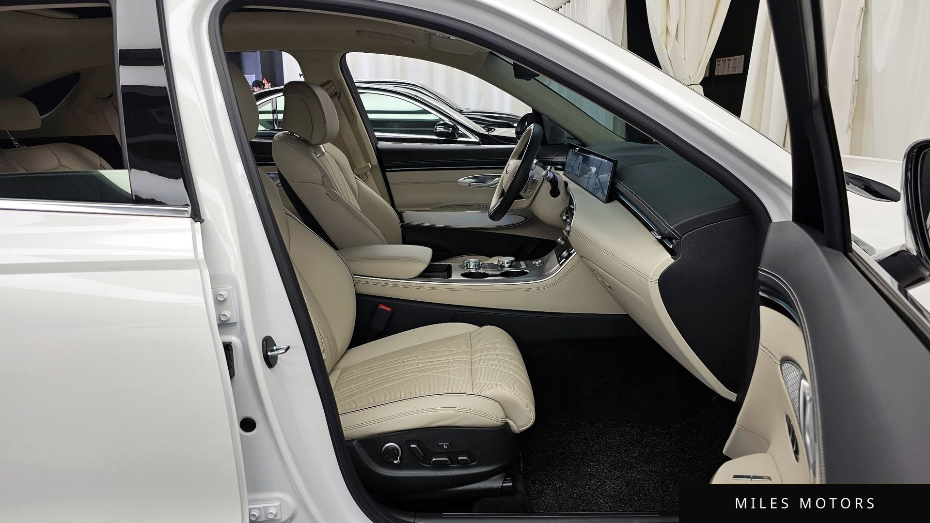 Genesis GV70 2025 — миниатюра 11