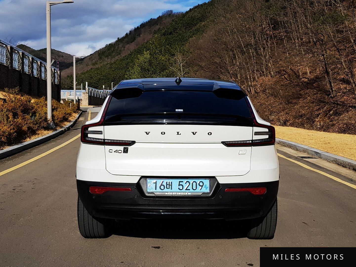 Volvo C40 2022 — миниатюра 5