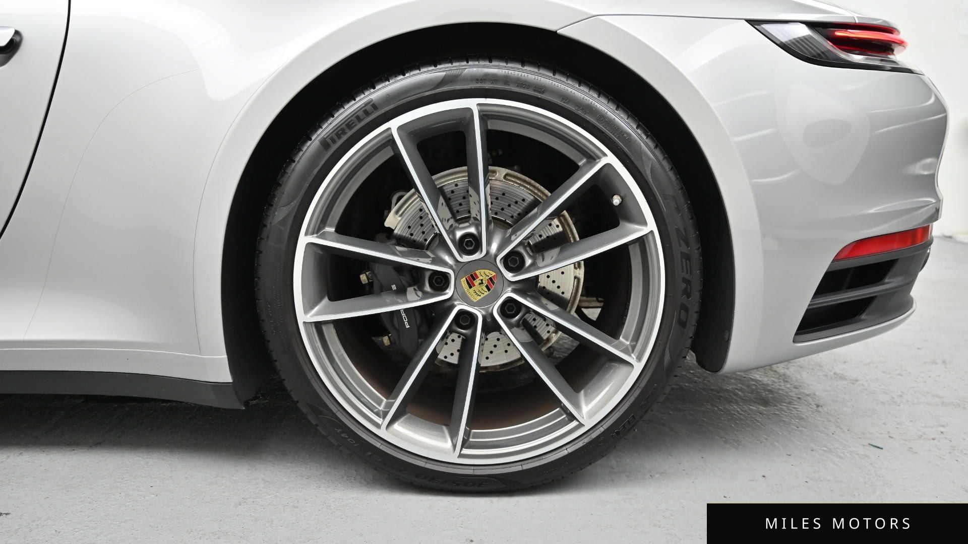 Porsche 911 (992) 2024 — миниатюра 5