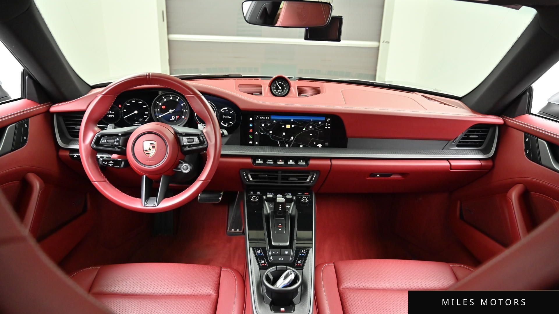Porsche 911 (992) 2024 — миниатюра 7