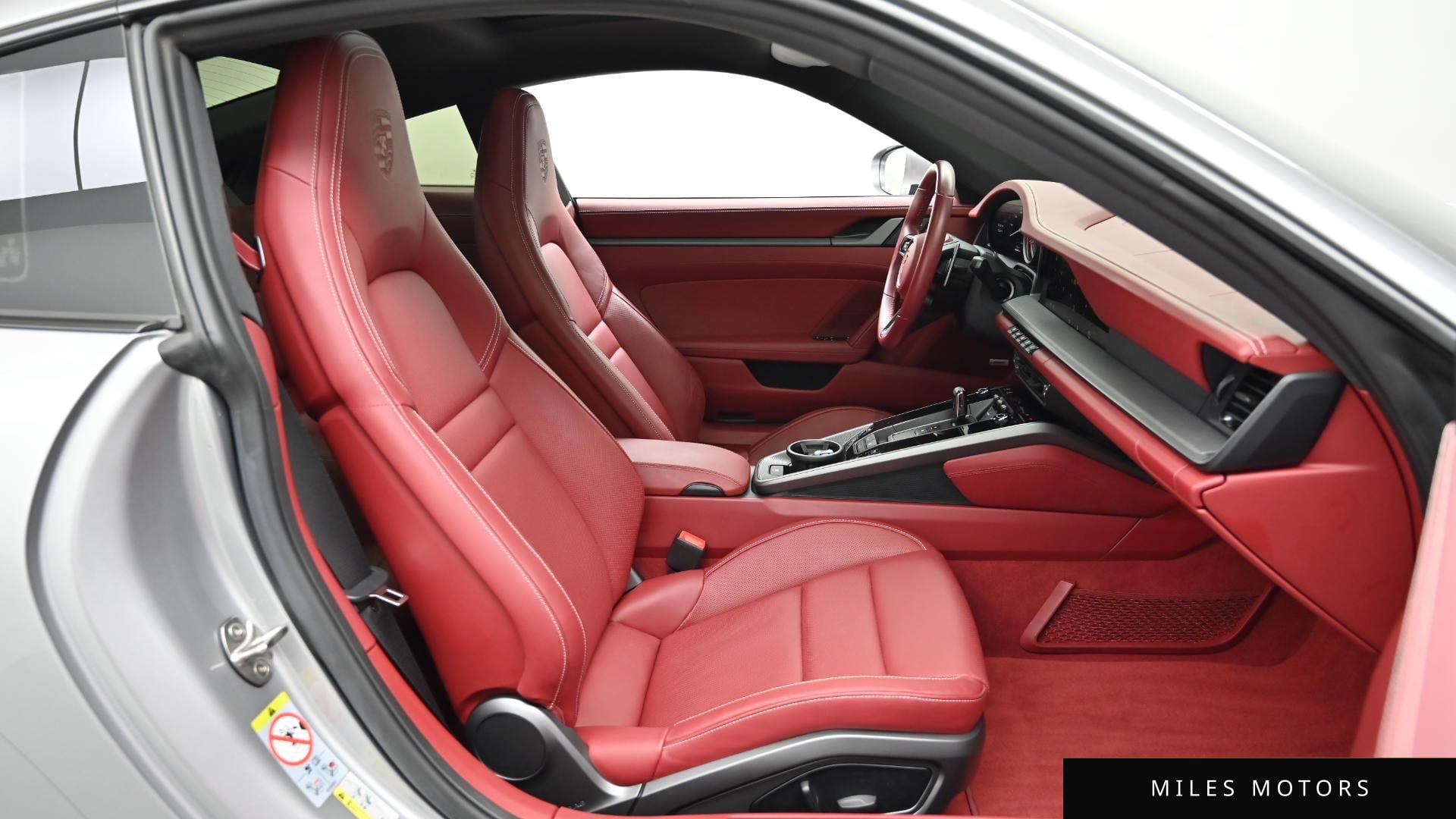 Porsche 911 (992) 2024 — миниатюра 10