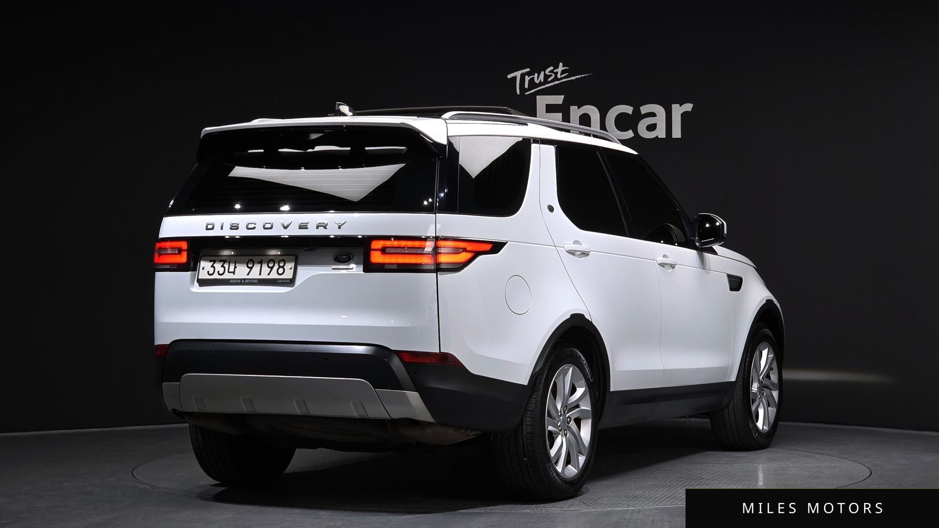 Land Rover Discovery 2017 — миниатюра 2