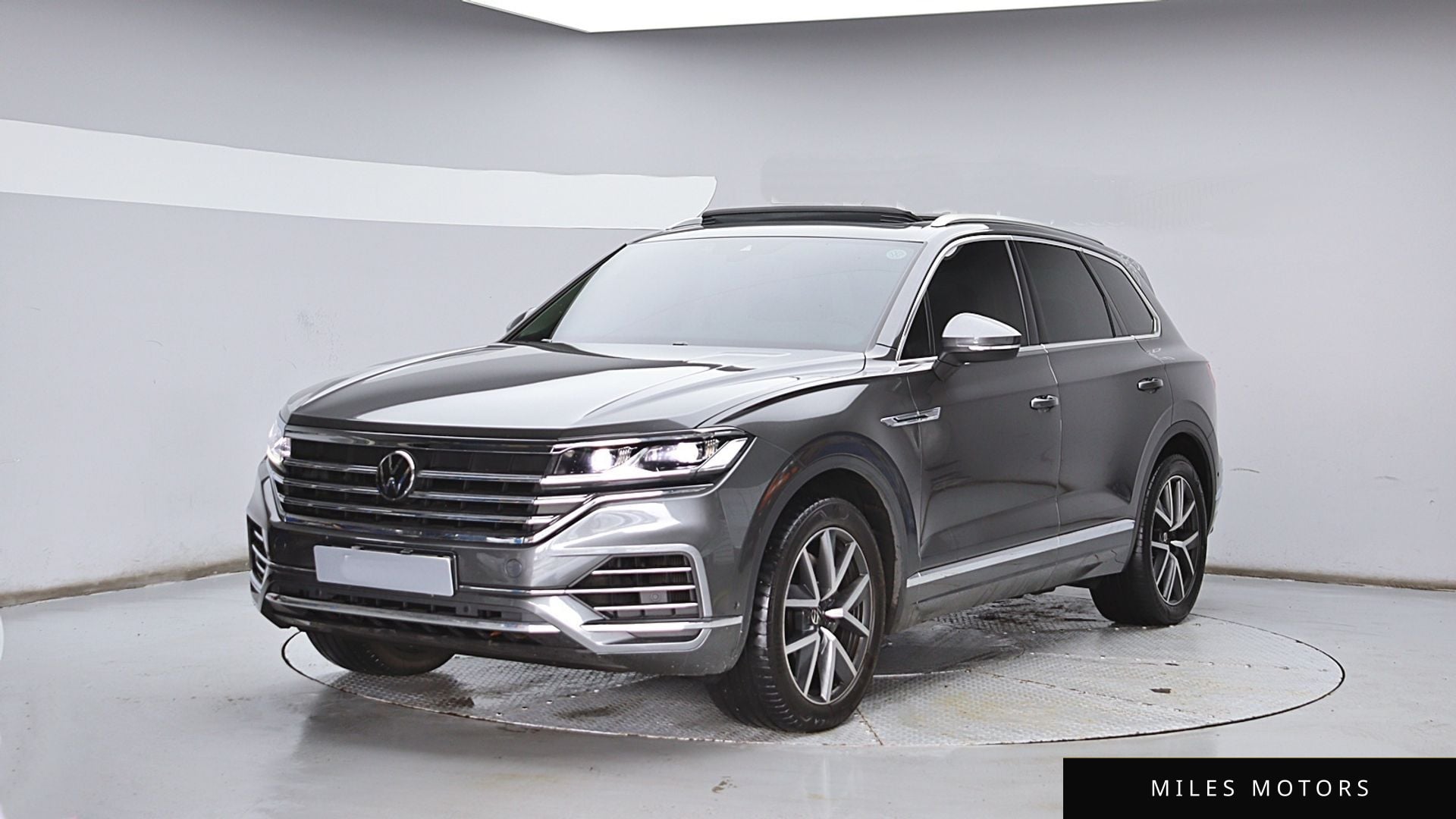 Volkswagen Touareg 2021 — фото 1 из 12