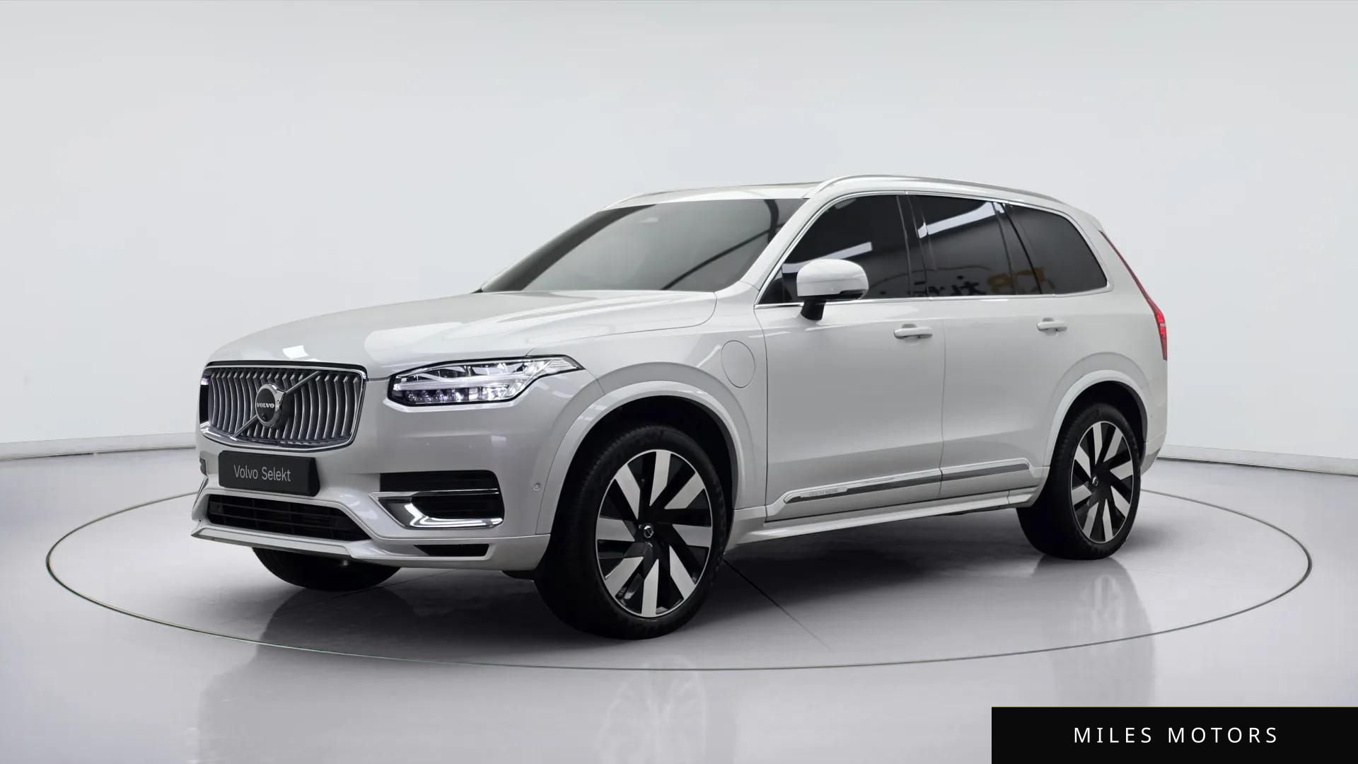Volvo XC90 2025 — фото 1 из 12