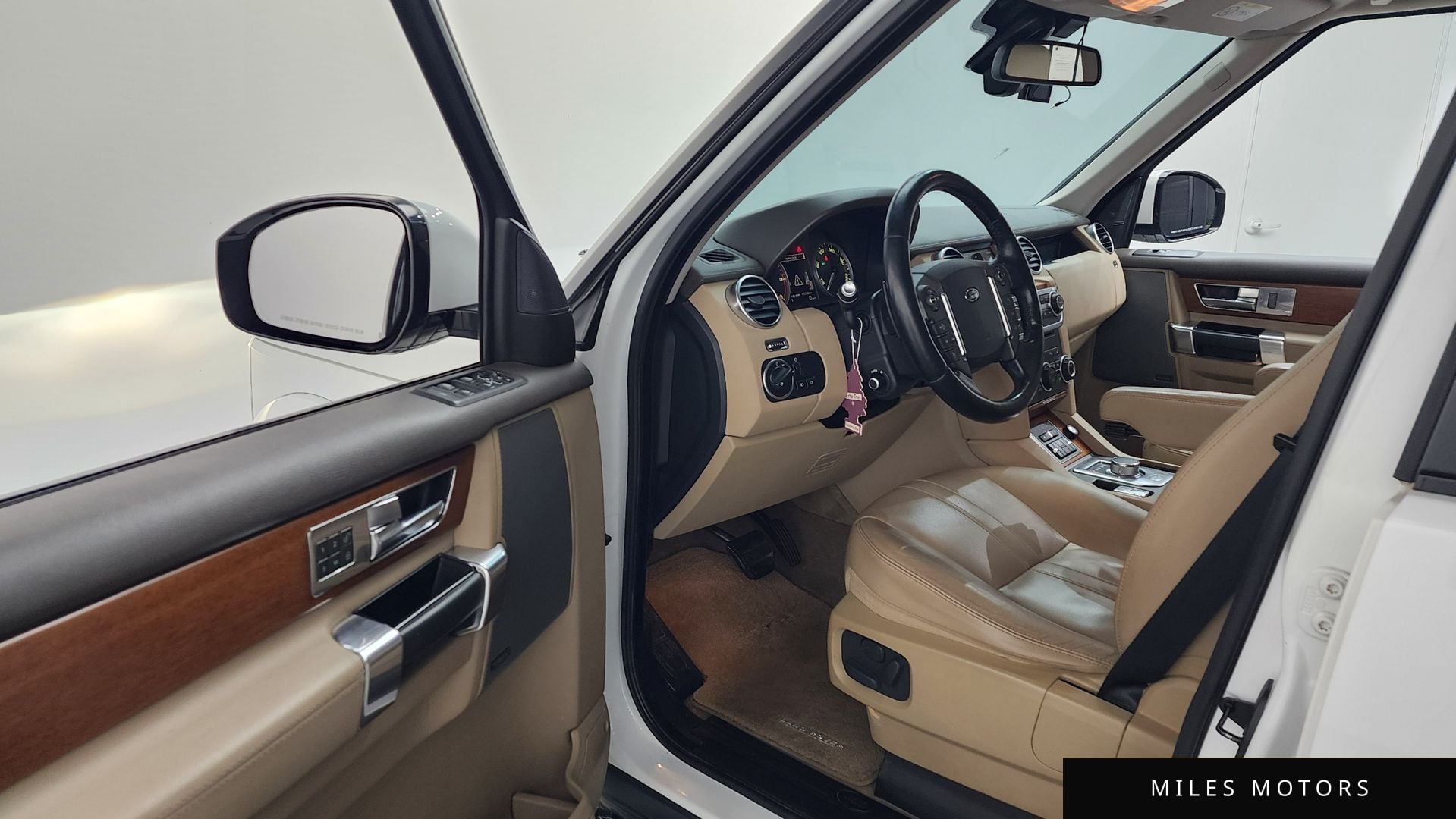Land Rover Discovery 2016 — миниатюра 10