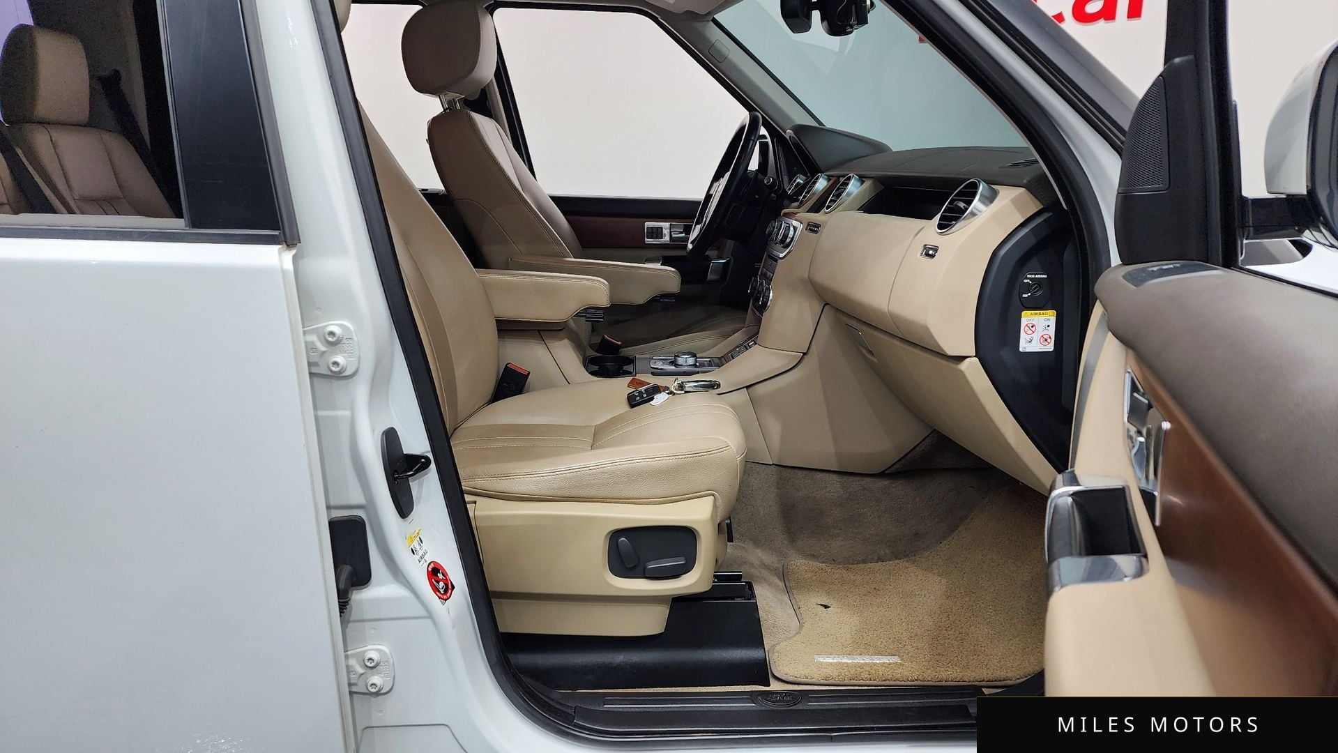 Land Rover Discovery 2016 — миниатюра 11