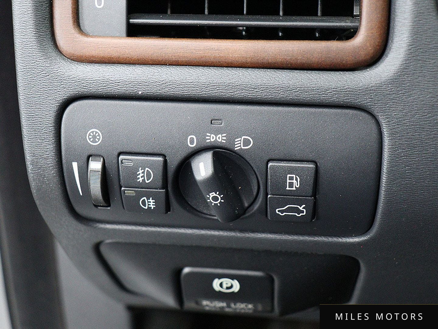 Volvo XC70 2012 — миниатюра 13