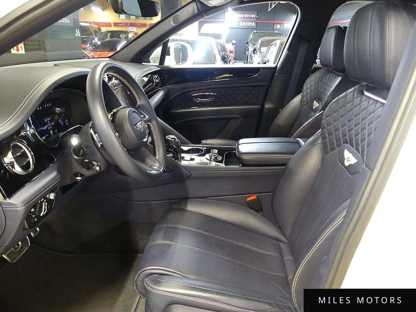Bentley Bentayga 2021 — миниатюра 10