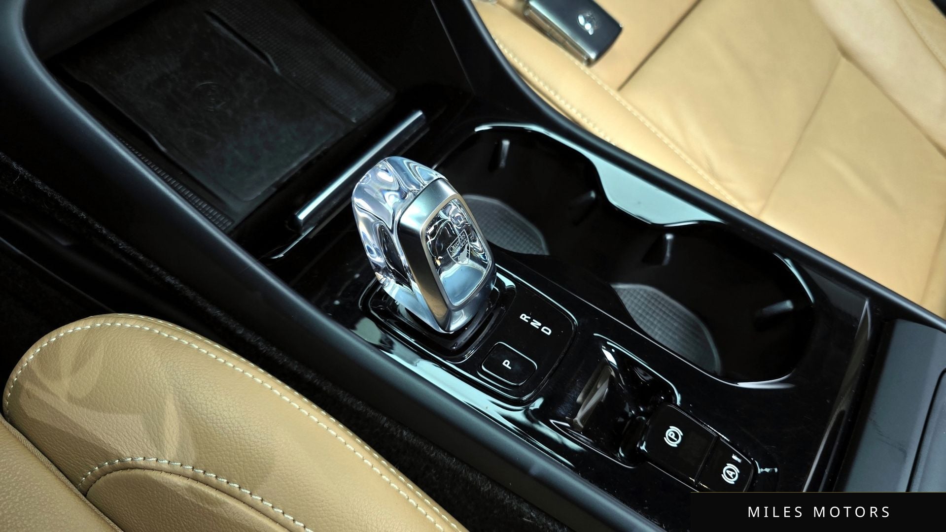 Volvo XC40 2022 — миниатюра 9