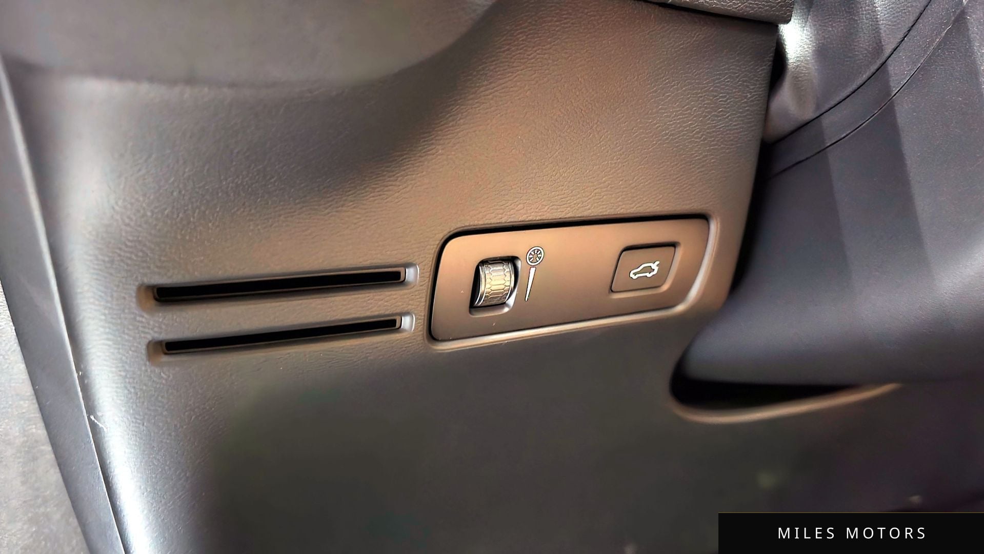 Volvo XC40 2022 — миниатюра 16
