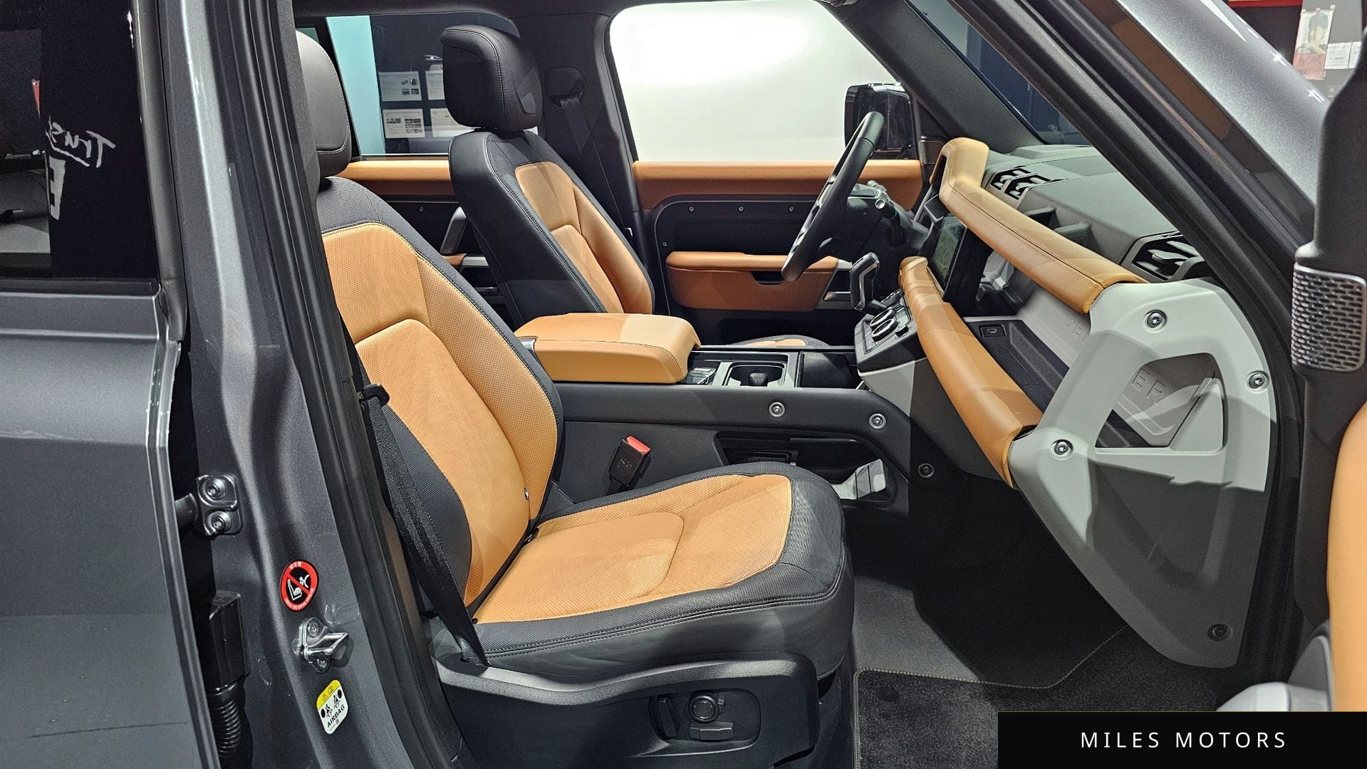 Land Rover Defender 2024 — миниатюра 10